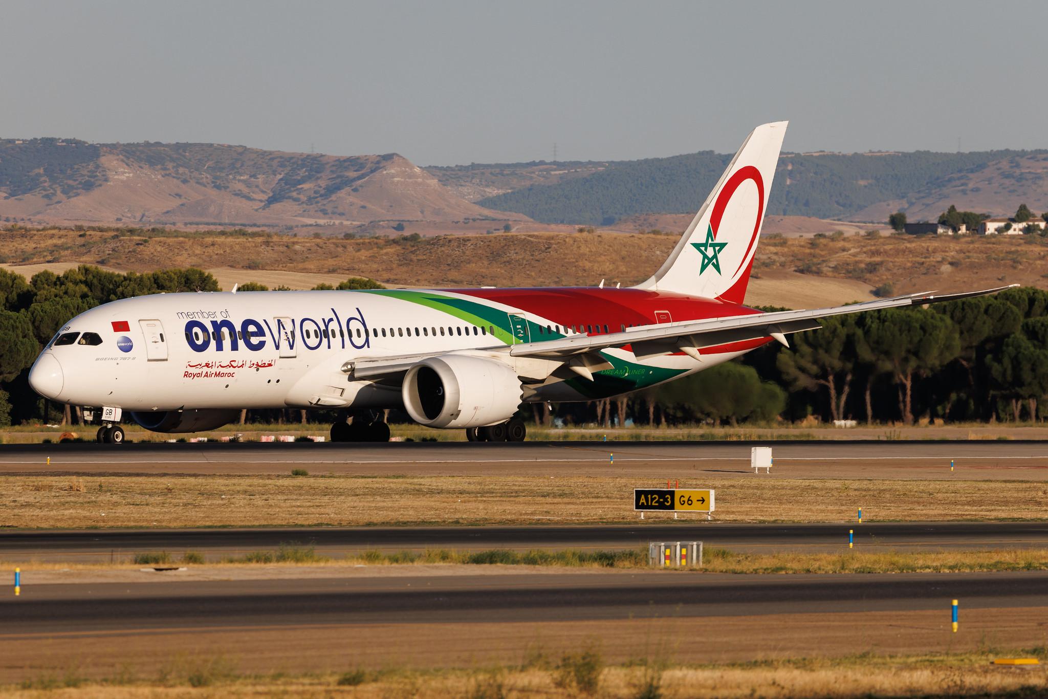Madrid Barajas Airport: Royal Air Maroc (AT / RAM) | Livery: Oneworld Livery | Boeing 787-8 Dreamliner B788 | CN-RGB | MSN 43817