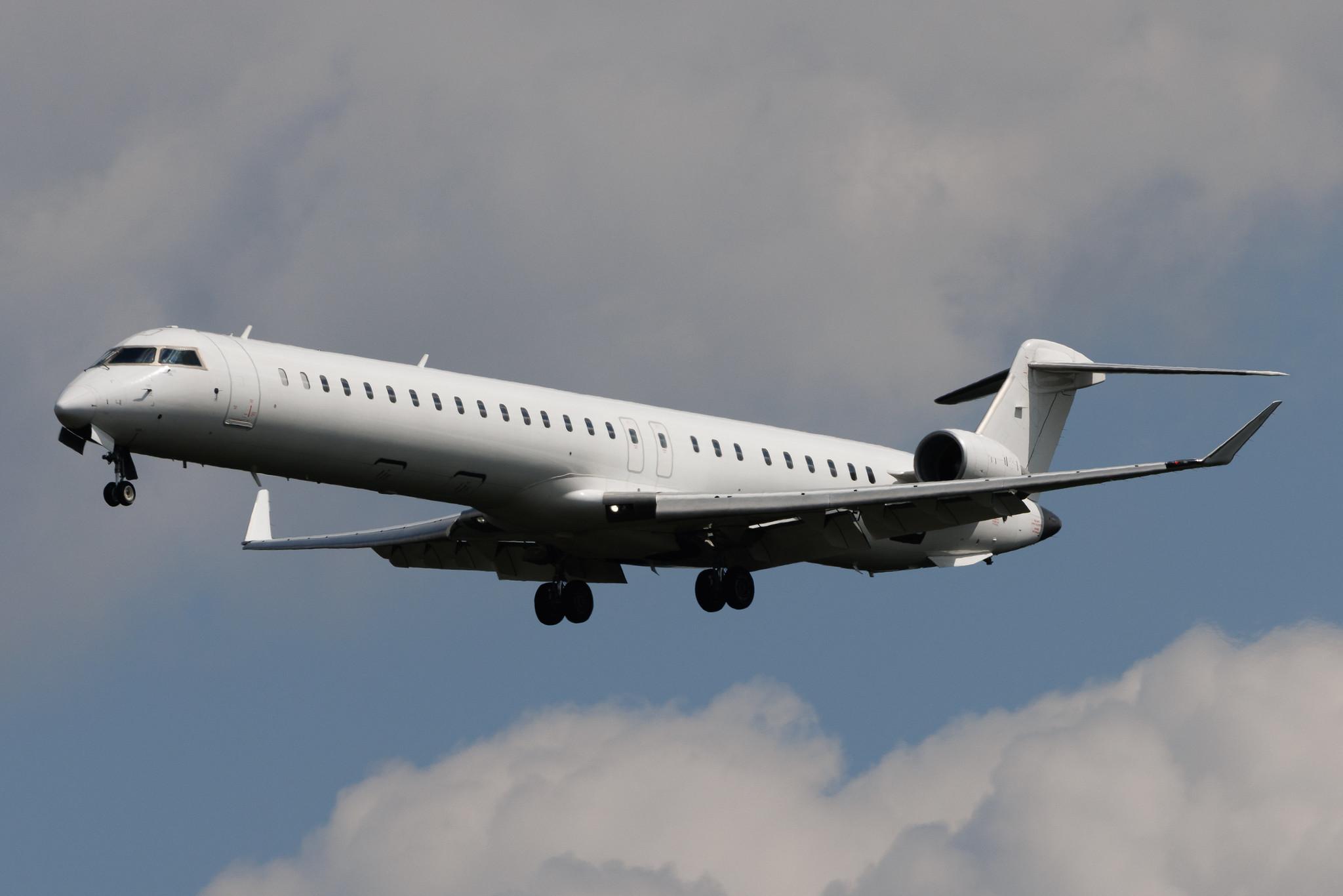 Frankfurt Airport: Hibernian Airlines (HG / HBN) | Mitsubishi CRJ-1000 CRJX | EI-HBA | MSN 19020