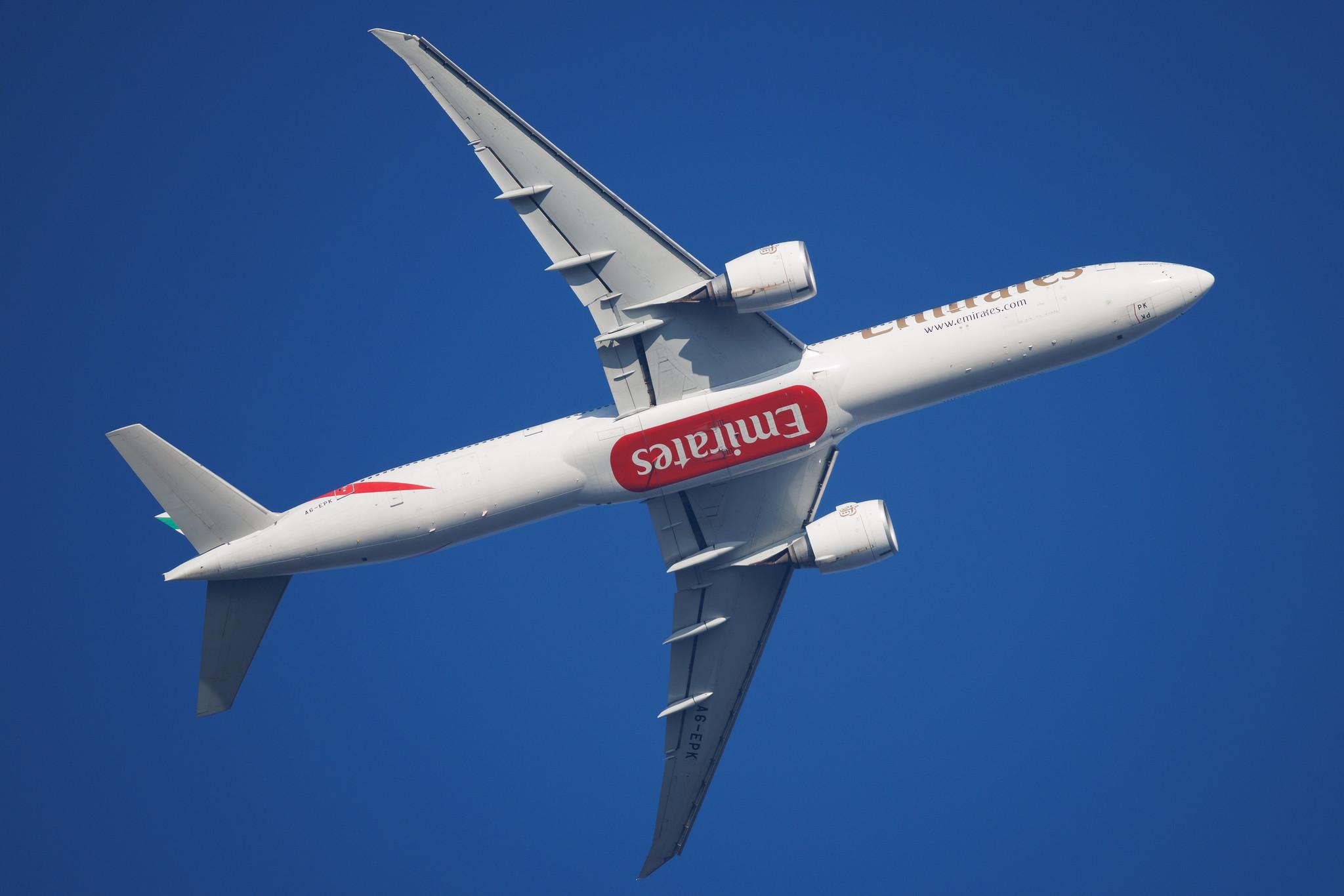 Hamburg Finkenwerder: Emirates (EK / UAE) | Boeing 777-31H(ER) B77W | A6-EPK | MSN 42330