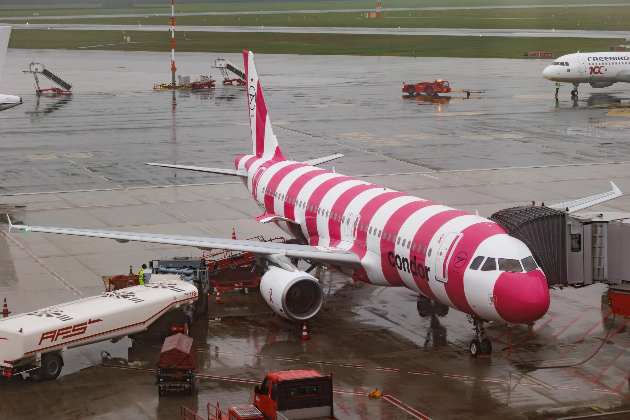 Hamburg Airport: Condor (DE / CFG) | Livery: Breast Cancer Awareness Livery | Airbus A320-214 A320 | D-AICS | MSN 4478