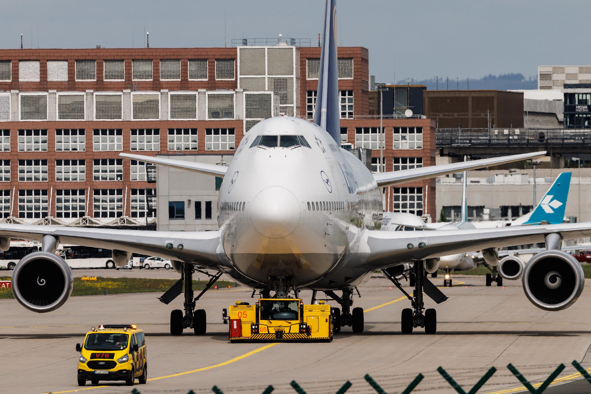 Frankfurt Airport: Lufthansa (LH / DLH) | Boeing 747-430 B744 | D-ABVX | MSN 29868