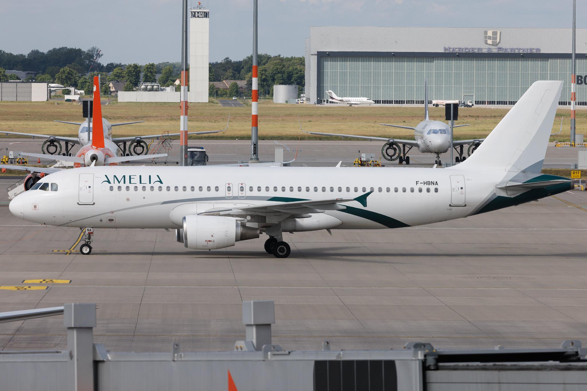 Flughafen Berlin Brandenburg: Amelia (8R / AIA) | Airbus A320-214 A320 | F-HBNA | MSN 04335