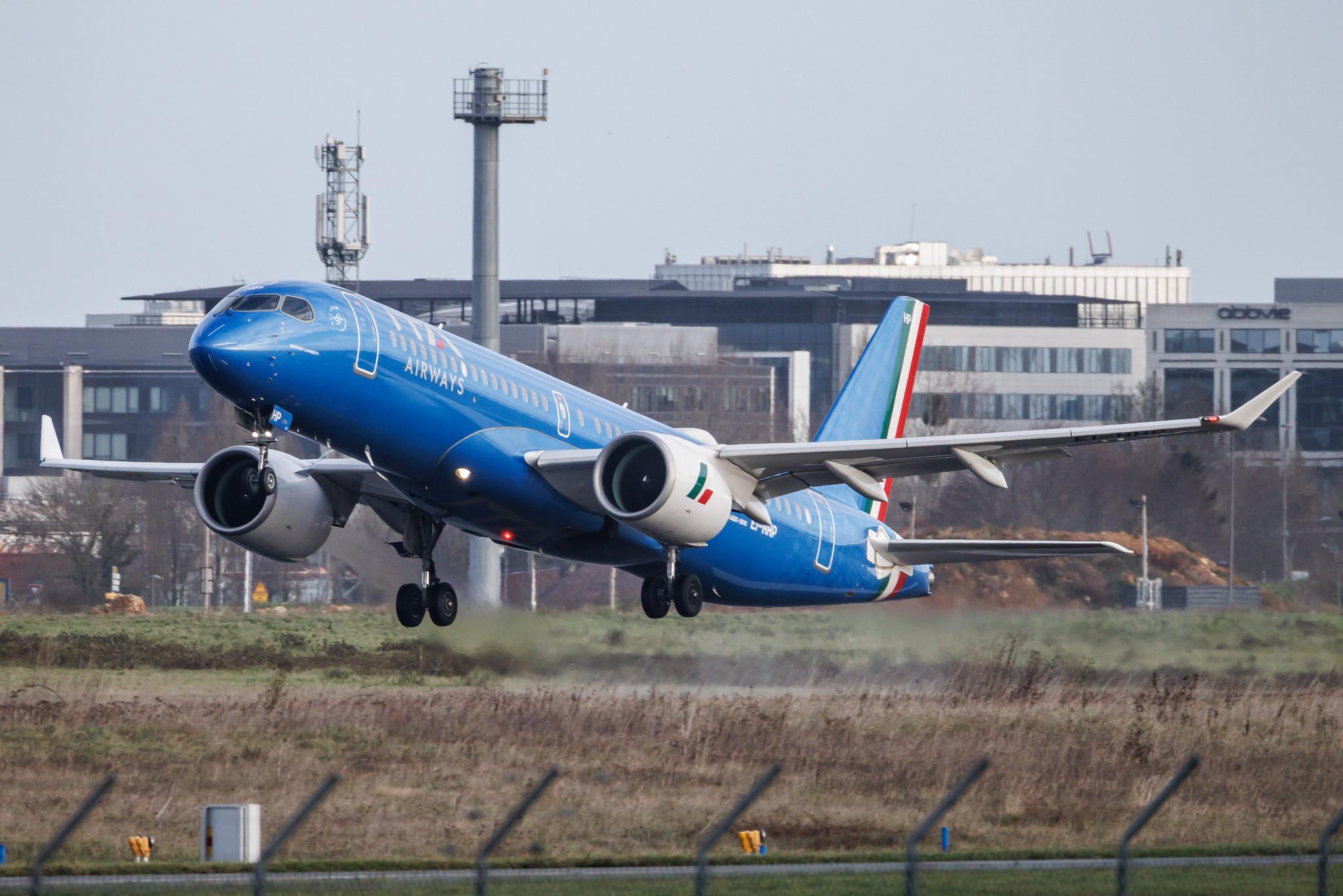 Paris Orly Airport: ITA Airways (AZ / ITY) | Airbus A220-300 BCS3 | EI-HHP | MSN 55248
