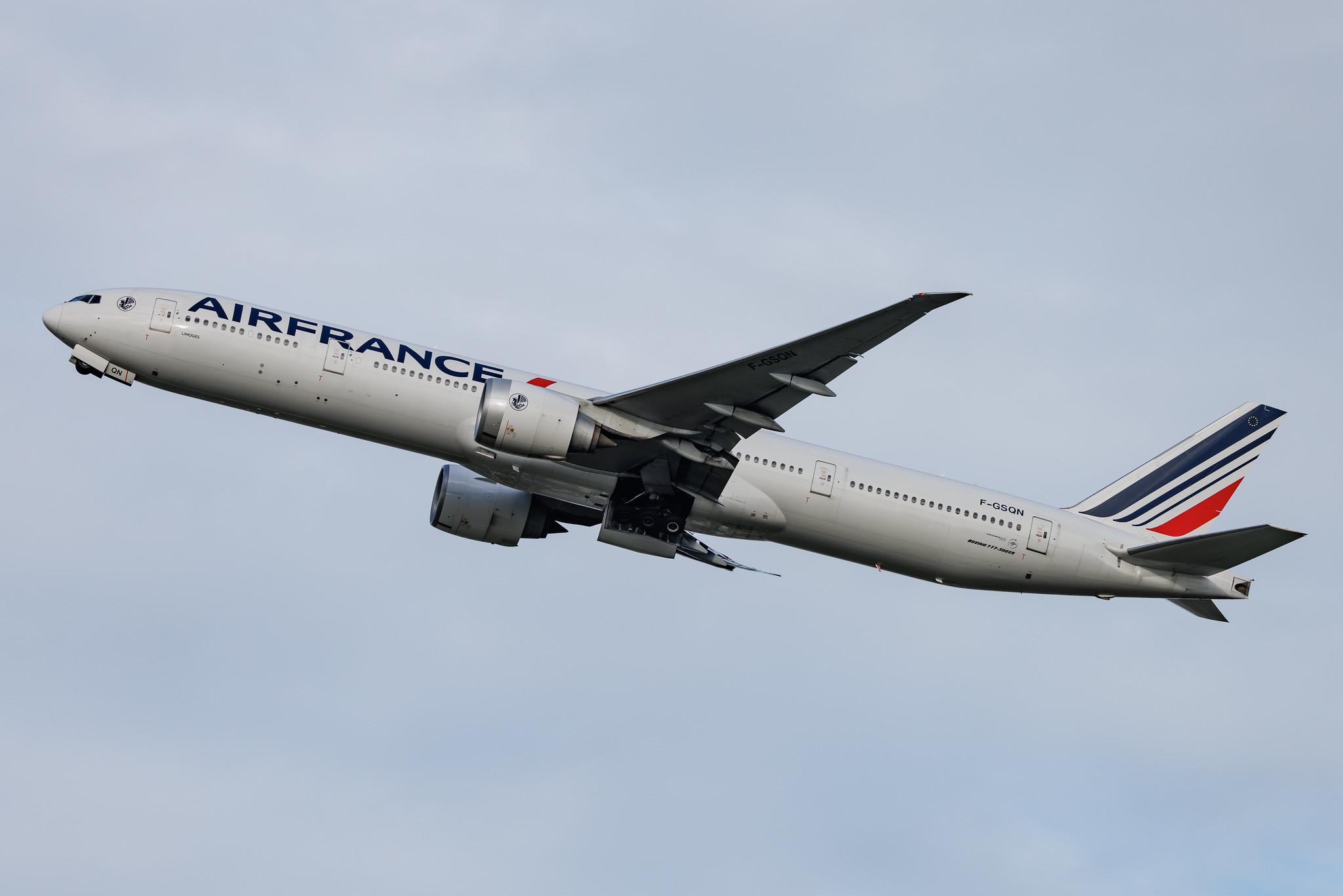 Paris Orly Airport: Air France (AF / AFR) | Boeing 777-328(ER) B77W | F-GSQN | MSN 32960