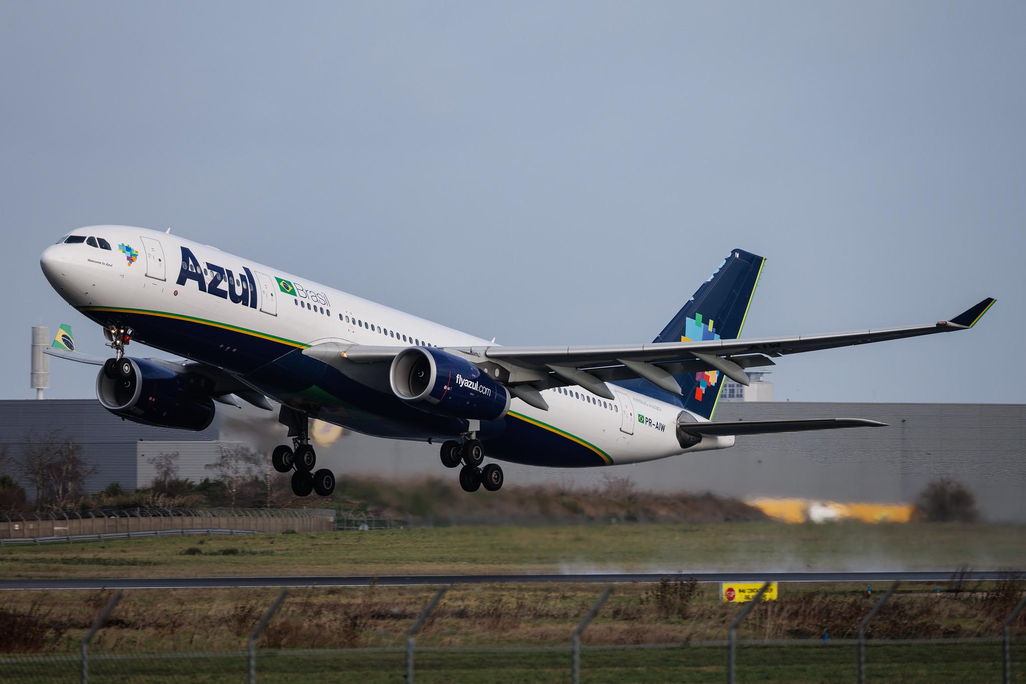 Paris Orly Airport: Azul (AD / AZU) | Airbus A330-243 A332 | PR-AIW | MSN 0462