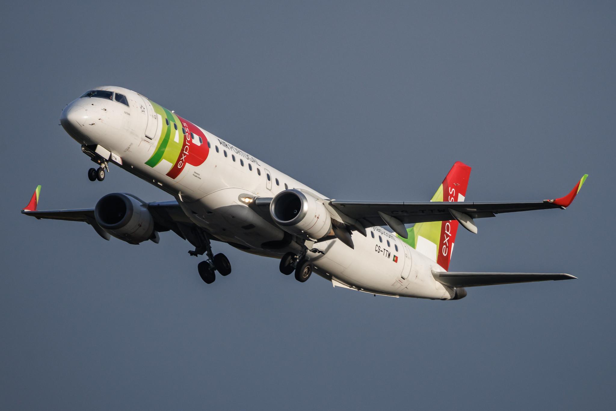 Paris Orly Airport: TAP Express (TP / TAP) | Operator: Portugália Airlines | Embraer E195AR E195 | CS-TTW | MSN 19000407