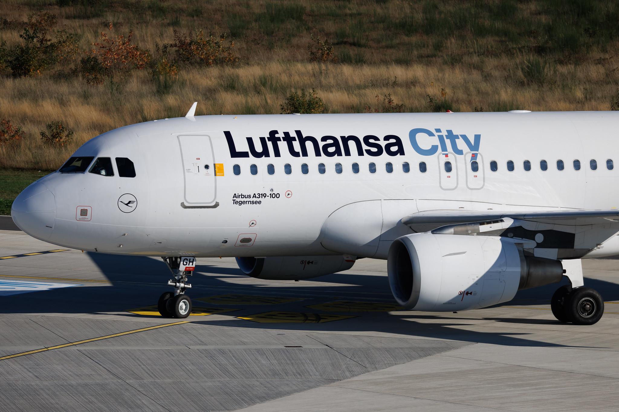 Köln Bonn Airport: Lufthansa City (VL / LHX) | Airbus A319-112 A319 | D-ABGH | MSN 3245