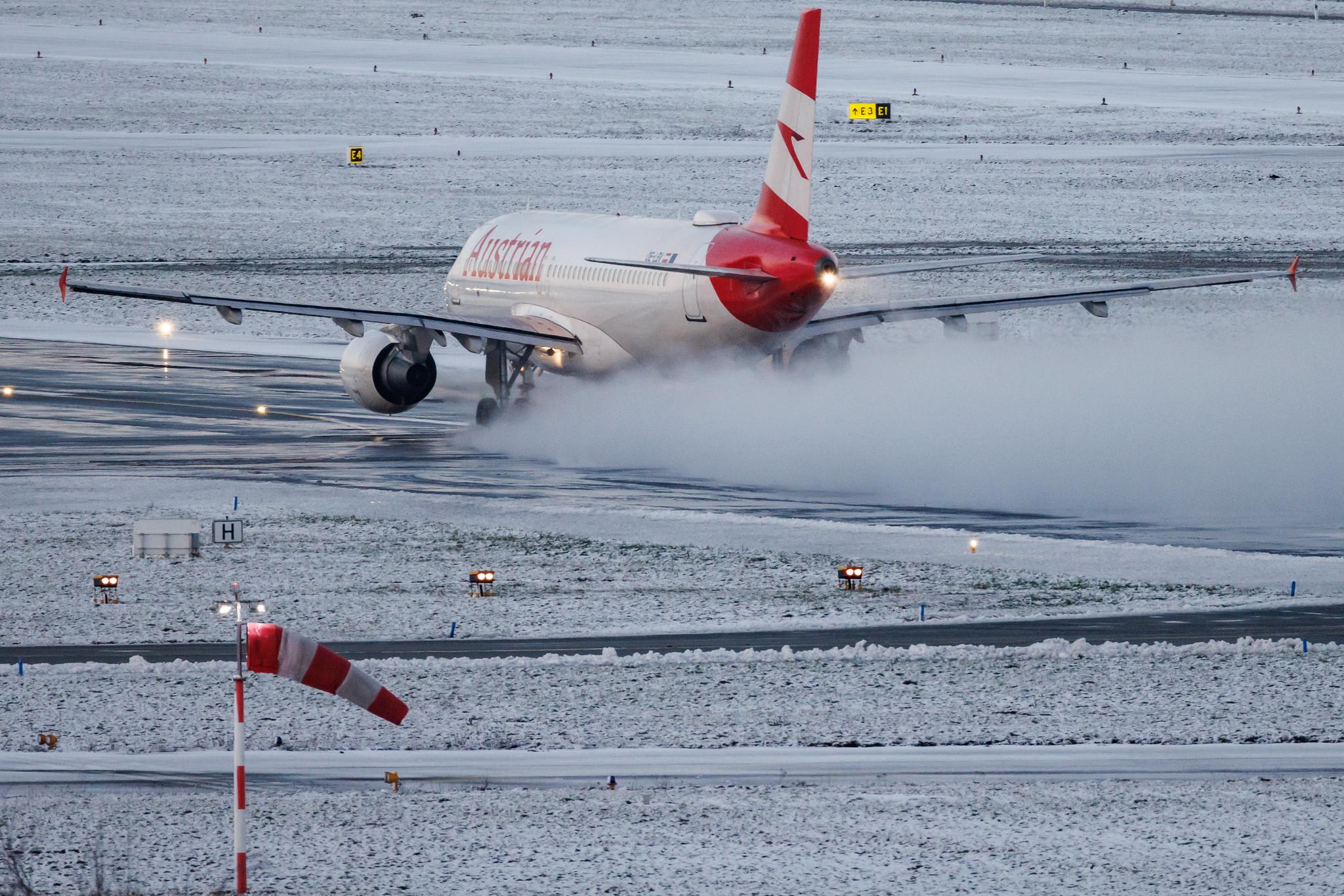 Hamburg Airport: Austrian Airlines (OS / AUA) | Airbus A320-214 A320 | OE-LBV | MSN 1385