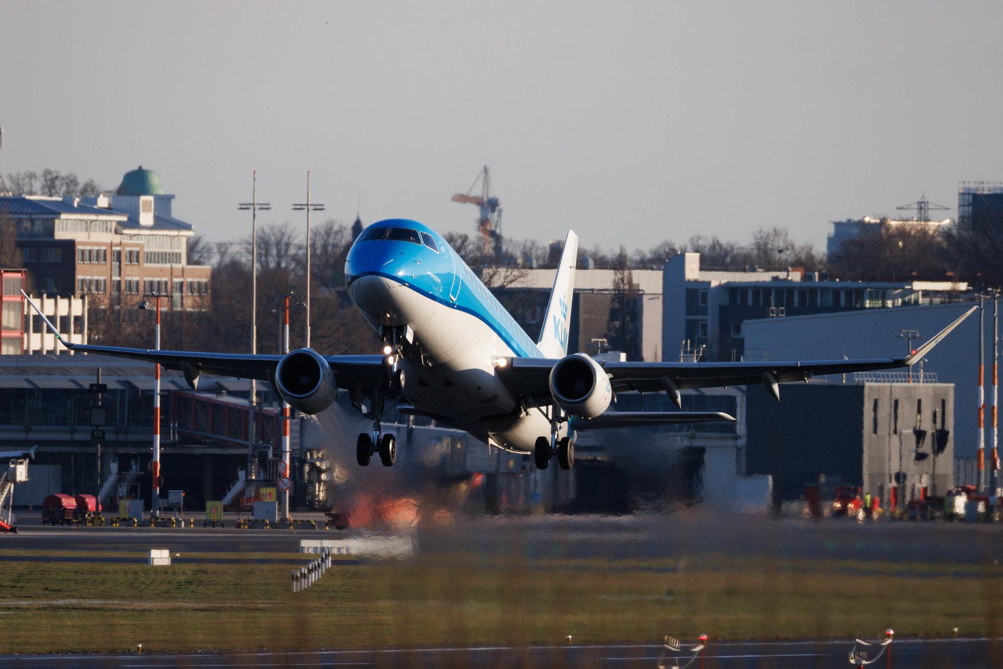 Hamburg Airport: KLM (KL / KLM) | Operator: KLM Cityhopper | Embraer E175STD E75L | PH-EXP | MSN 17000678