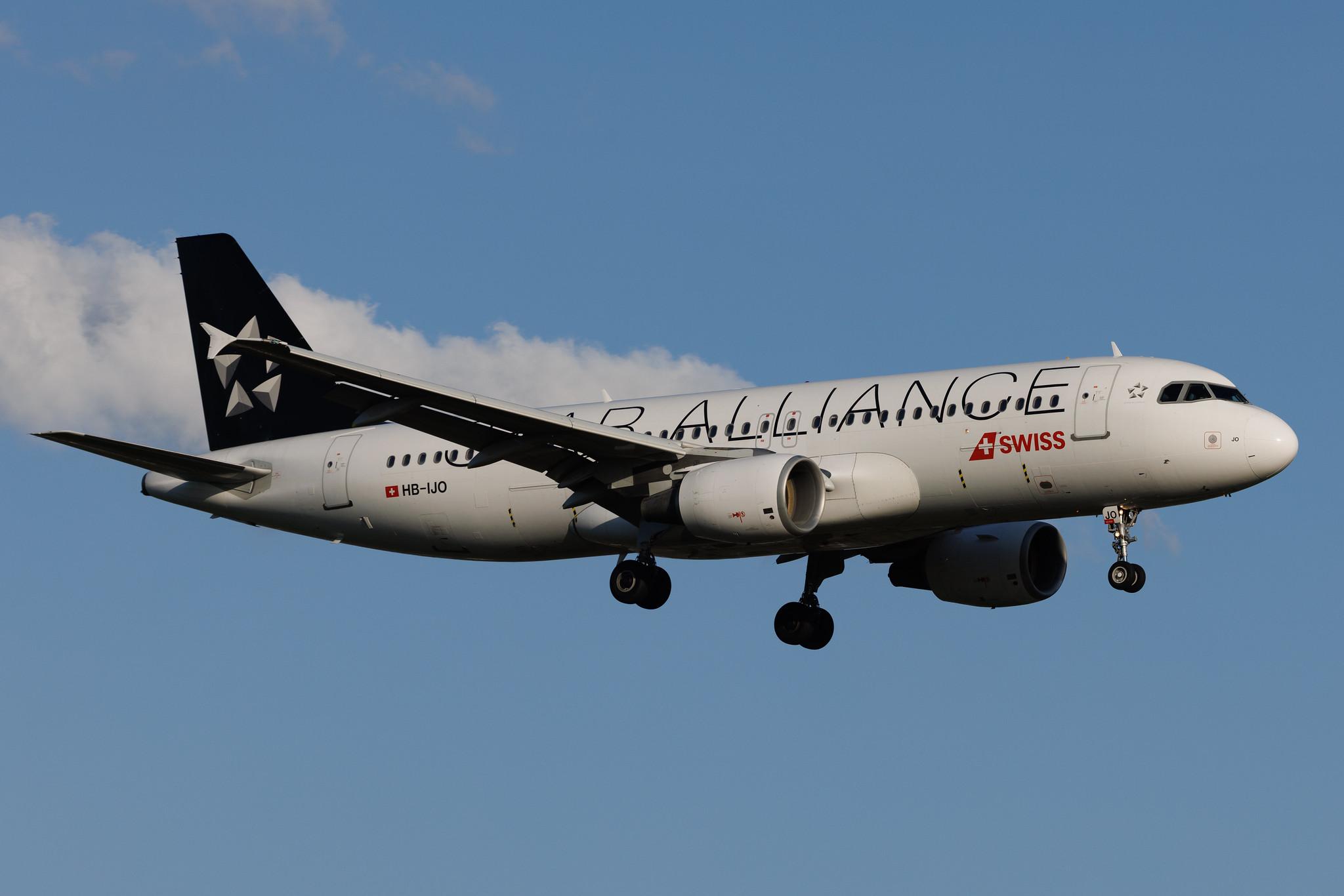 Hamburg Airport: Swiss (LX / SWR) | Livery: Star Alliance Livery | Airbus A320-214 A320 | HB-IJO | MSN 0673