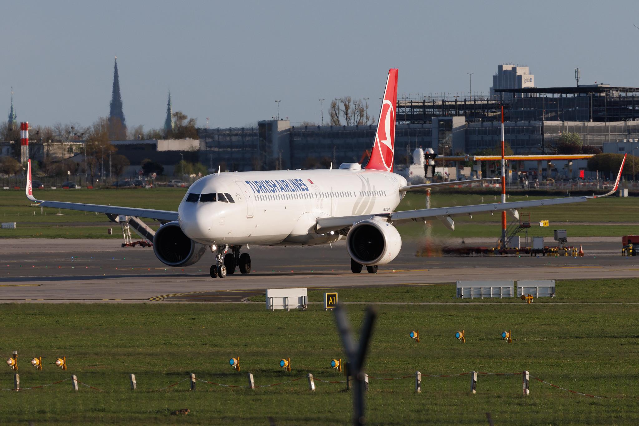 Hamburg Airport: Turkish Airlines (TK / THY) | Airbus A321-271NX A21N | TC-LTN | MSN 11048