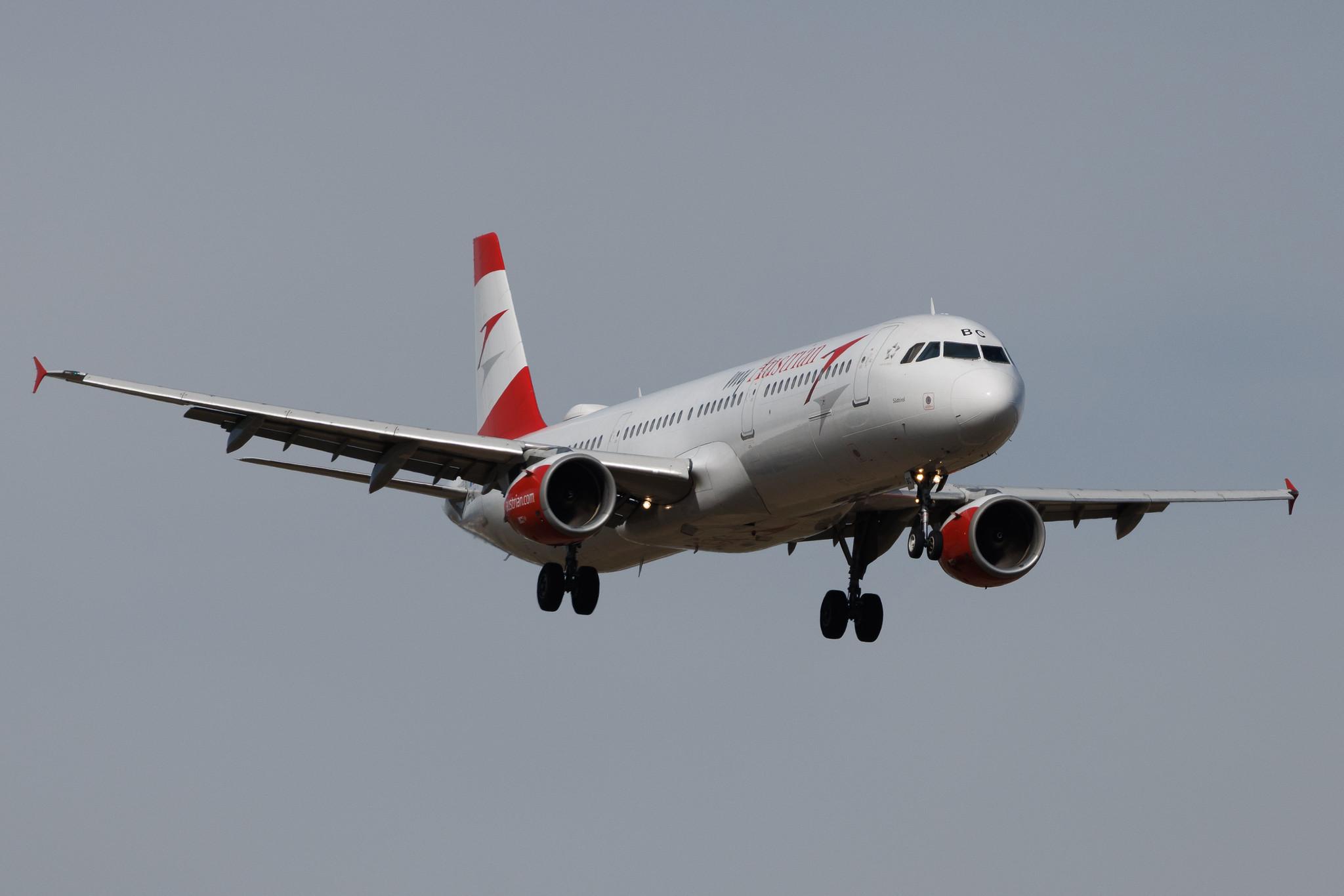 Vienna International Airport: Austrian Airlines (OS / AUA) | Airbus A321-111 A321 | OE-LBC | MSN 0581