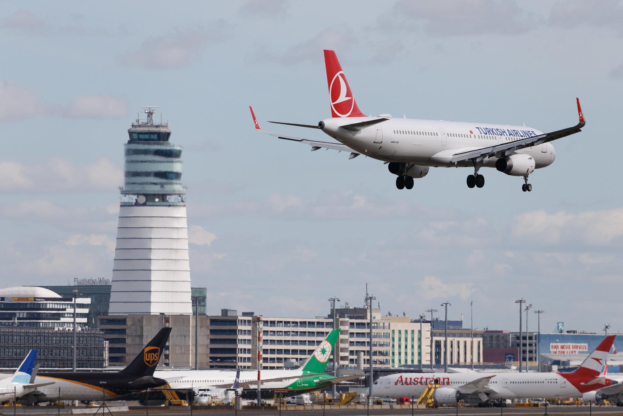 Vienna International Airport: Turkish Airlines (TK / THY) | Airbus A321-231 A321 | TC-JSV | MSN 6751