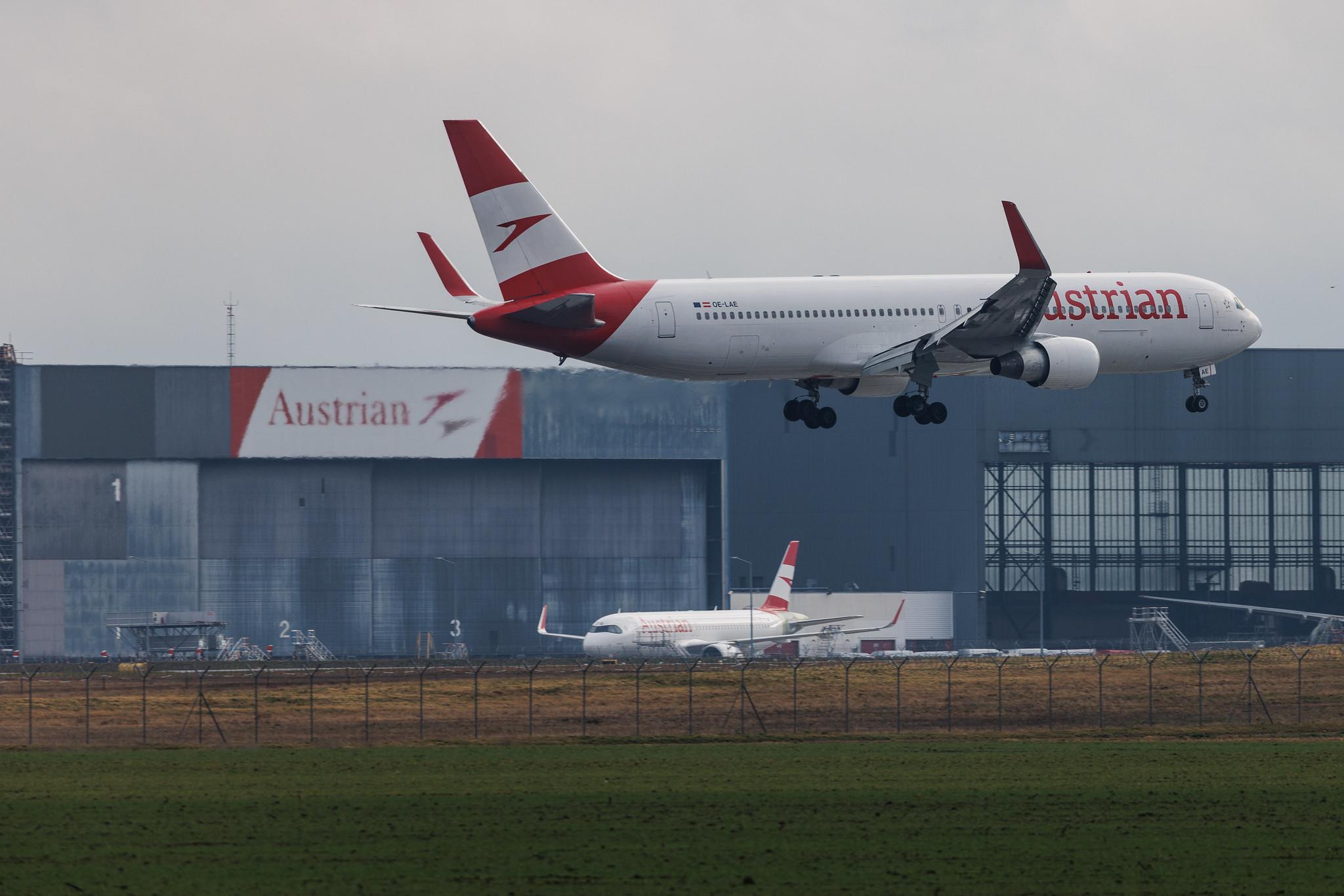 Vienna International Airport: Austrian Airlines (OS / AUA) | Boeing 767-3Z9(ER) B763 | OE-LAE | MSN 30383