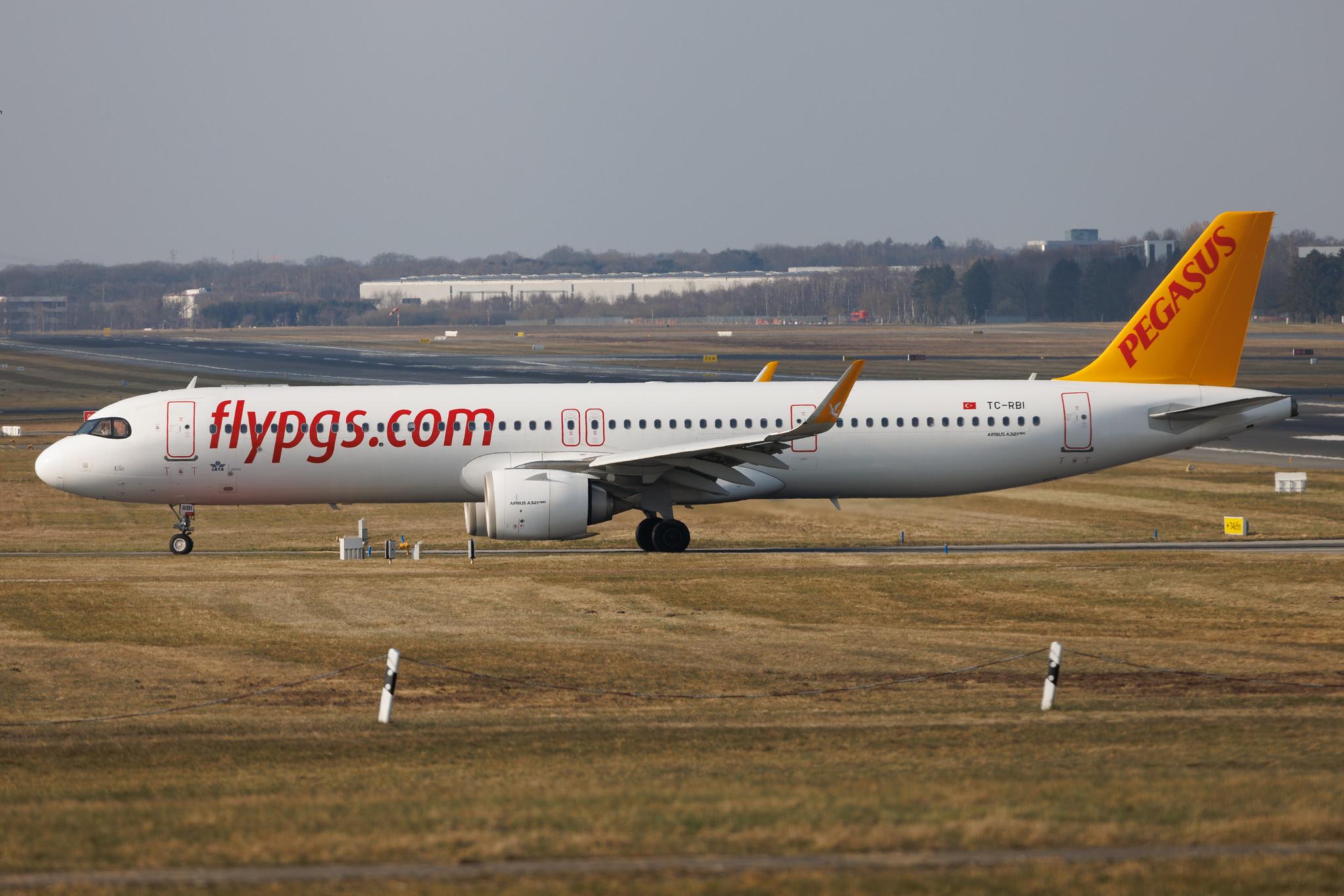 Hamburg Airport: Pegasus (PC / PGT) | Airbus A321-251NX A21N | TC-RBI | MSN 10834