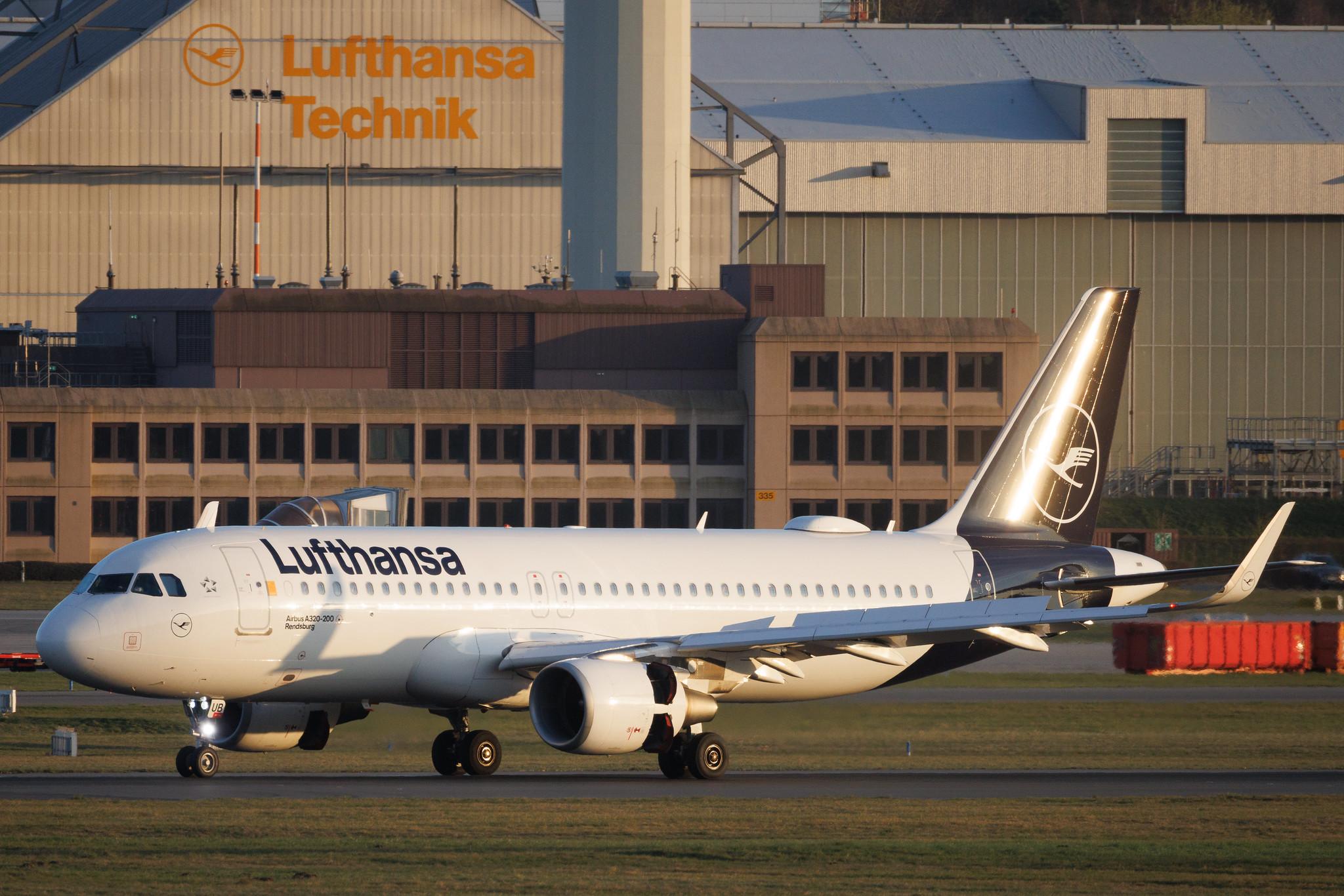 Hamburg Airport: Lufthansa (LH / DLH) | Airbus A320-214 A320 | D-AIUB | MSN 5972