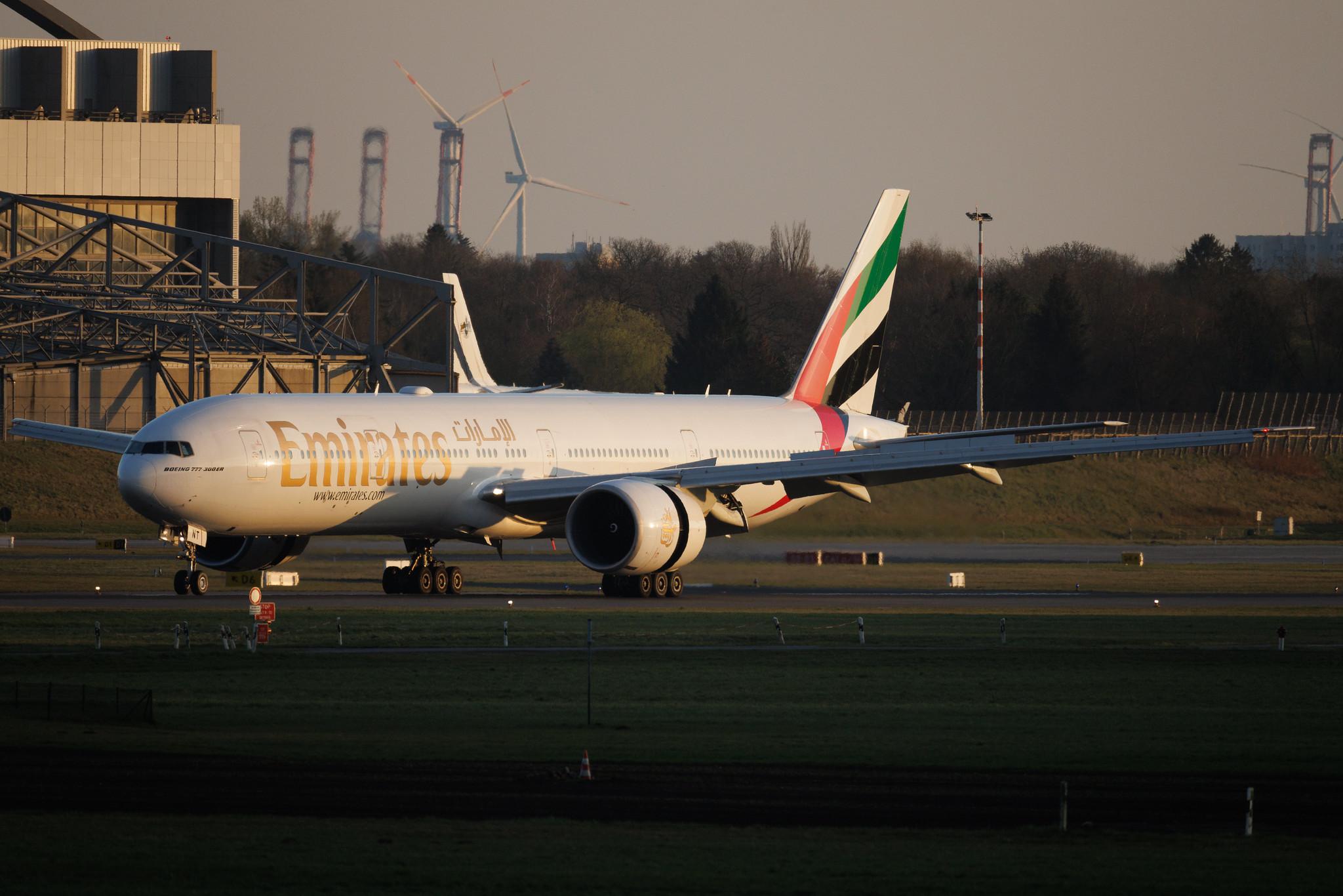 Hamburg Airport: Emirates (EK / UAE) | Boeing 777-31H(ER) B77W | A6-ENT | MSN 41366