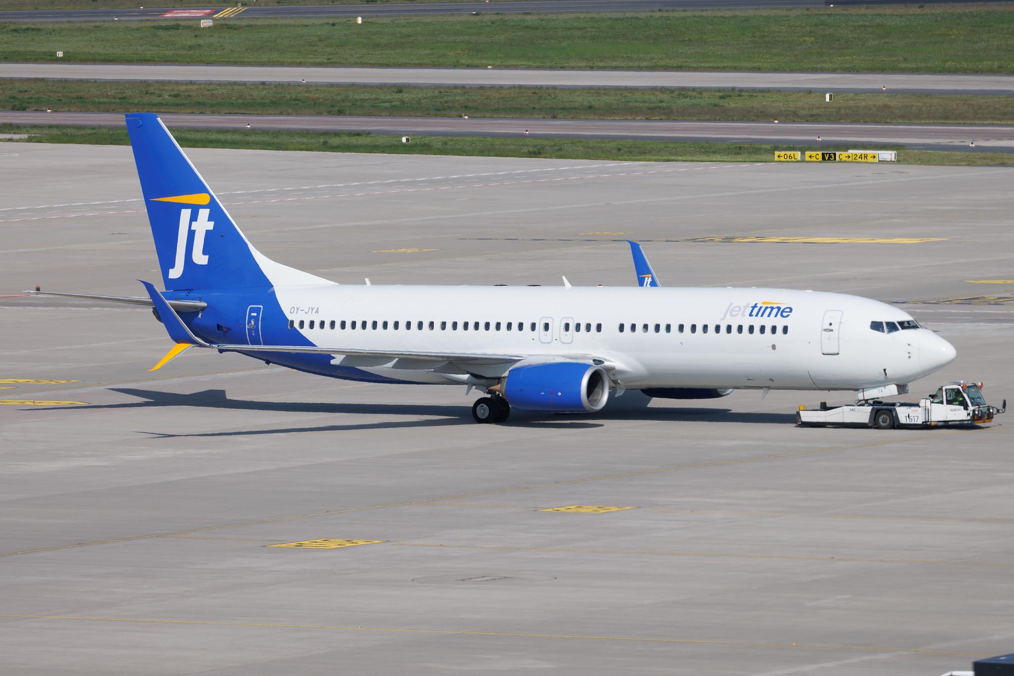 Flughafen Berlin Brandenburg: Jettime (JP / JTD) | Boeing 737-8KN B738 | OY-JYA | MSN 40253