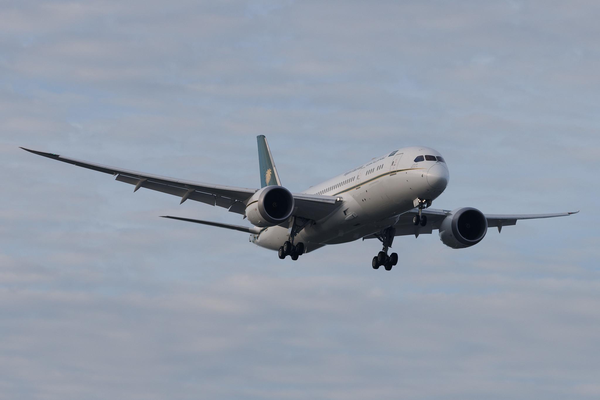 Hamburg Airport: Saudia Royal Fleet (SV / SVA) | Operator: Saudia | Boeing 787-8 Dreamliner B788 | HZ-HM4 | MSN 40059