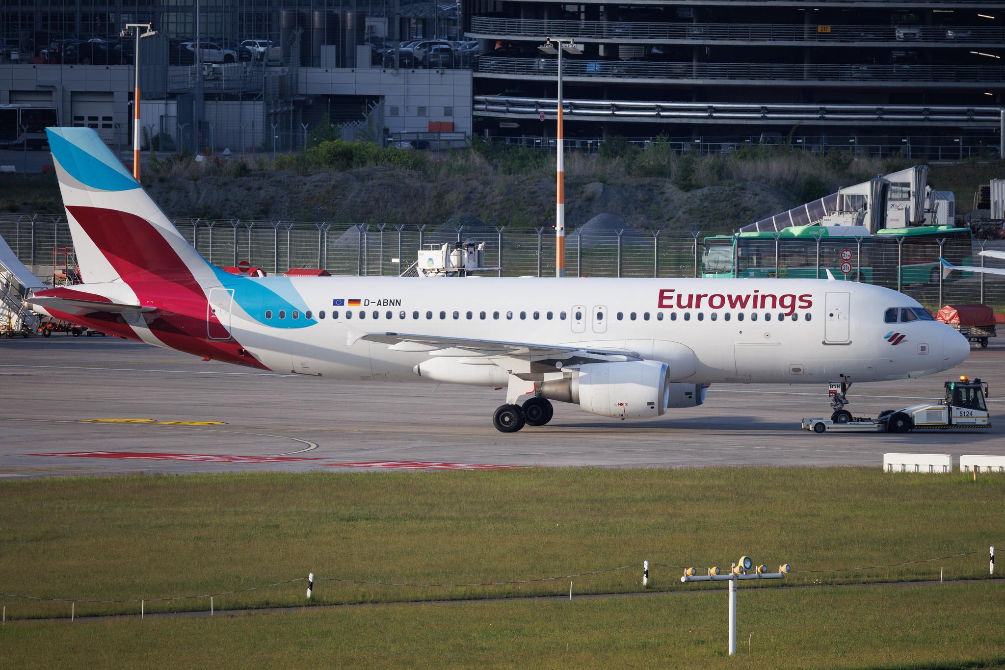 Hamburg Airport: Air Berlin (AB / BER) | Airbus A320-214 A320 | D-ABNN | MSN 1889