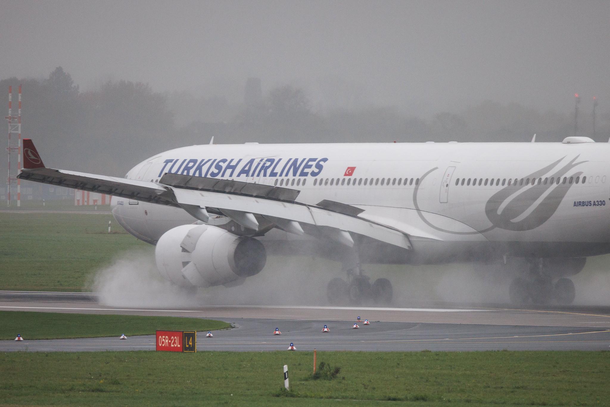 Düsseldorf Airport: Turkish Airlines (TK / THY) | Airbus A330-343 A333 | TC-JNO | MSN 1298