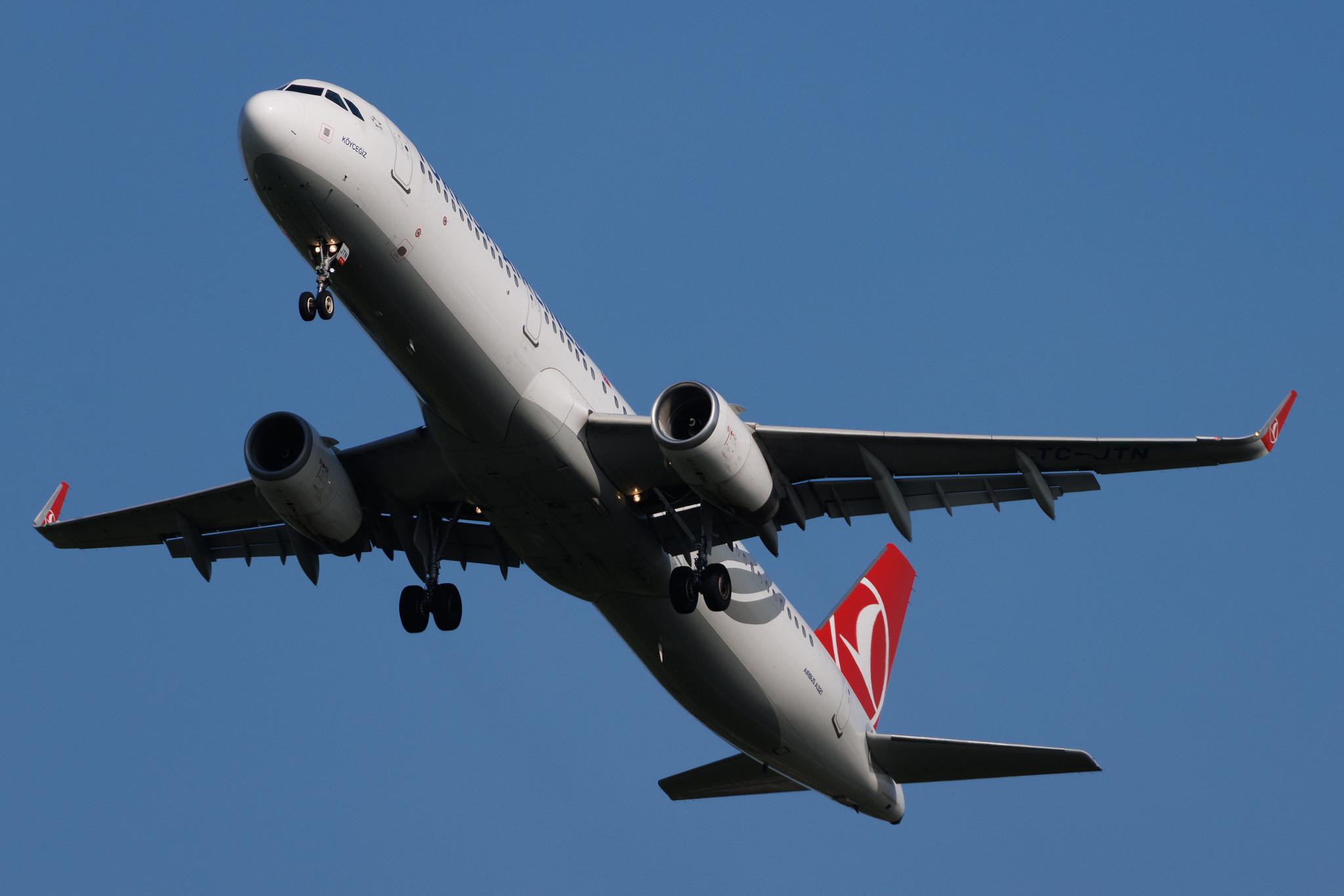 Hamburg Airport: Turkish Airlines (TK / THY) | Airbus A321-231 A321 | TC-JTN | MSN 07274