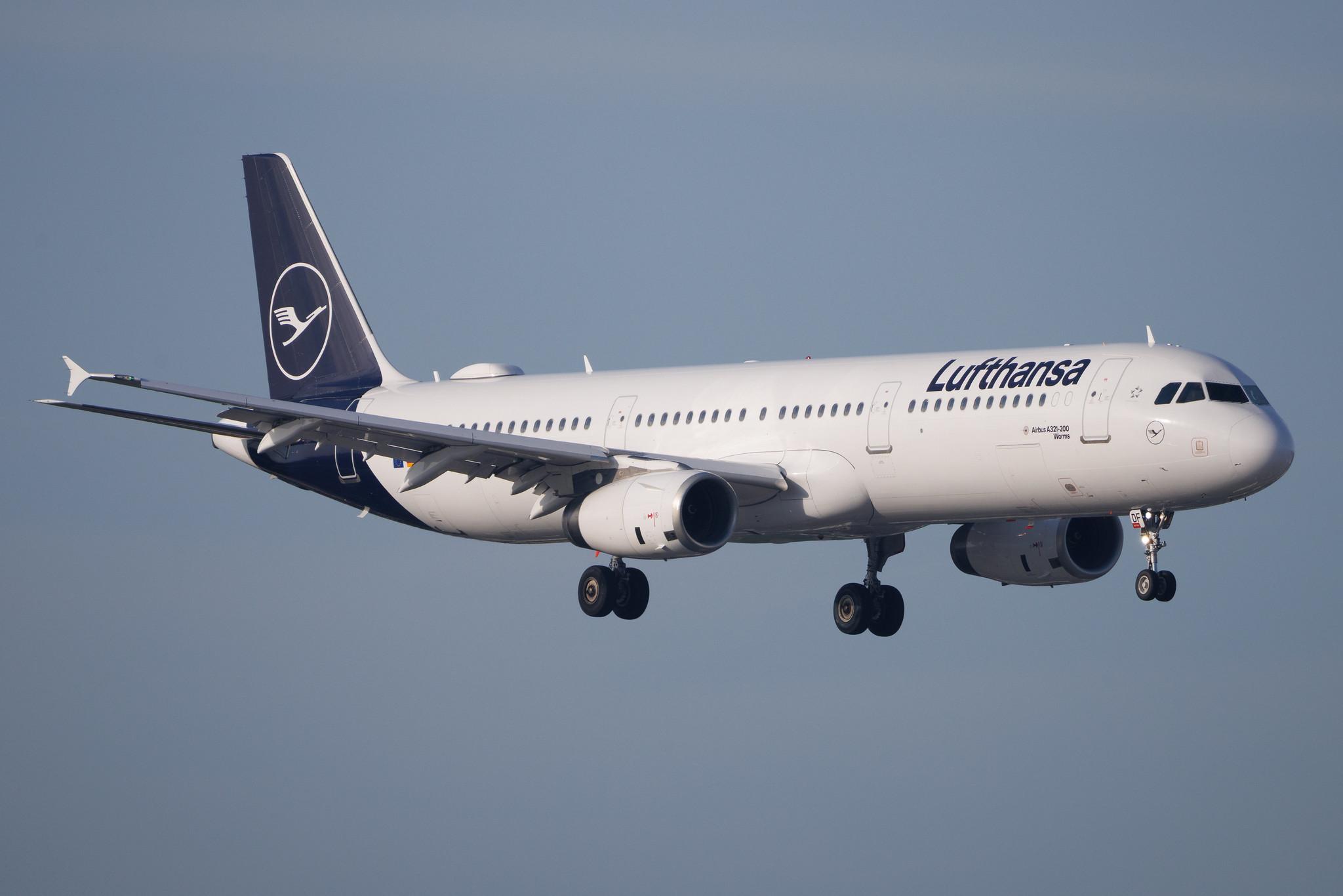 Hamburg Airport: Lufthansa (LH / DLH) | Airbus A321-231 A321 | D-AIDF | MSN 4626