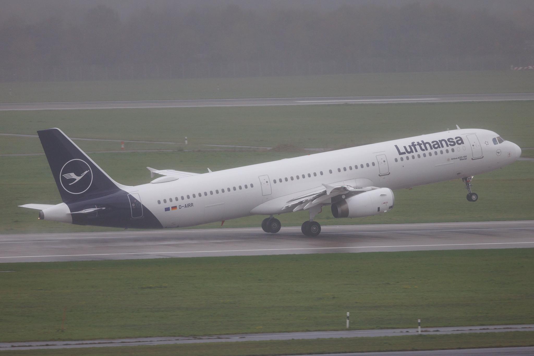 Düsseldorf Airport: Lufthansa (LH / DLH) | Airbus A321-131 A321 | D-AIRR | MSN 0567