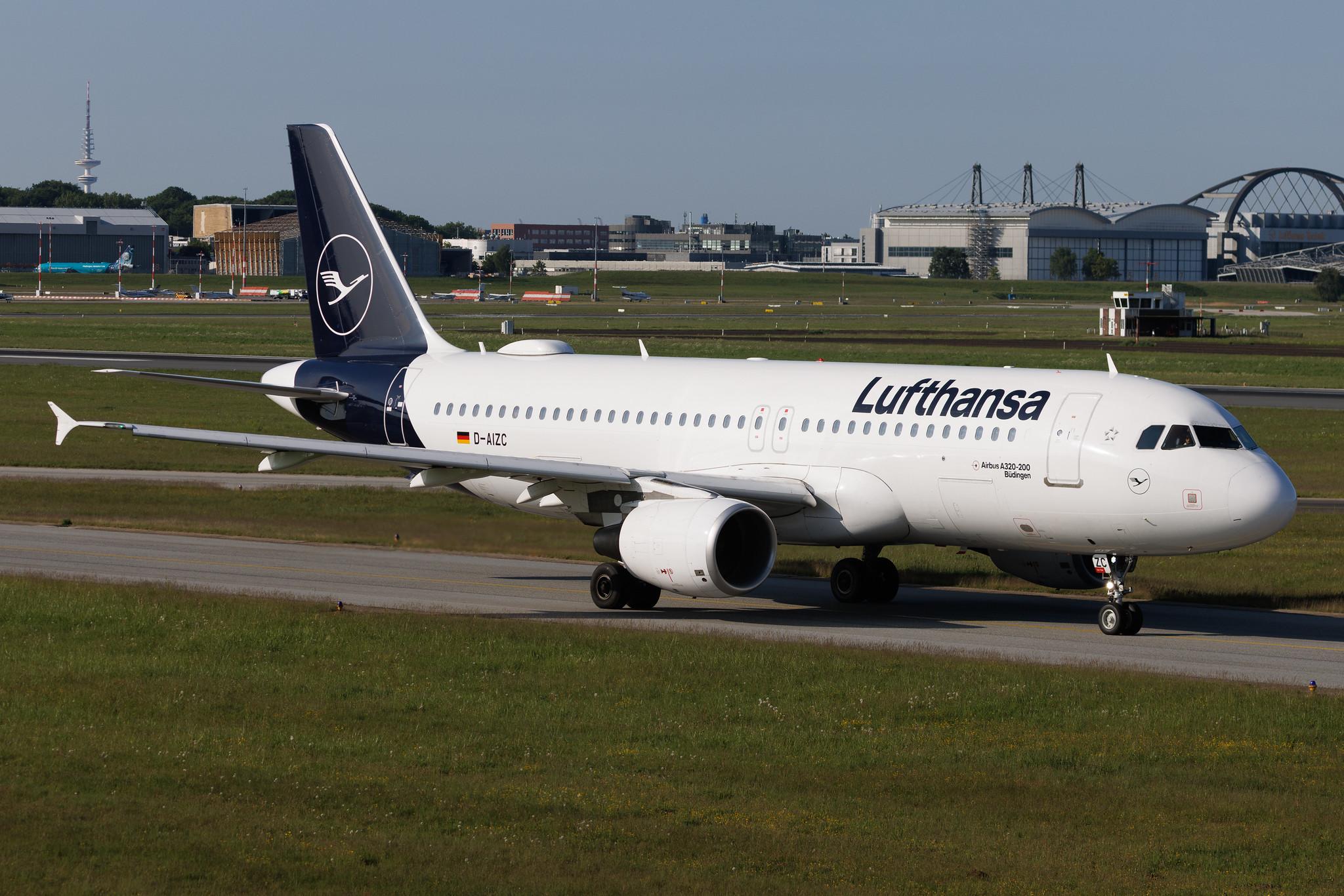 Hamburg Airport: Lufthansa (LH / DLH) | Airbus A320-214 A320 | D-AIZC | MSN 4153