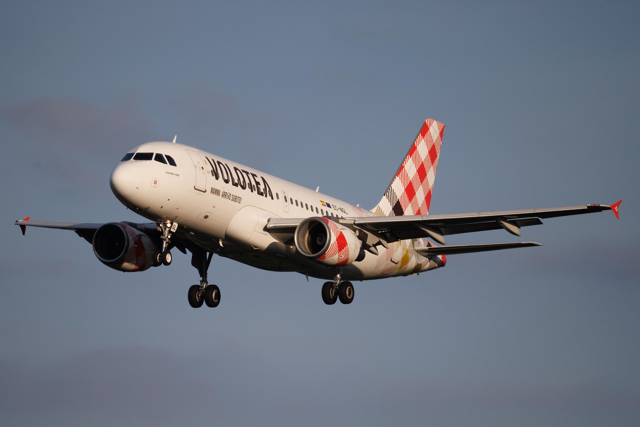 Hamburg Airport: Volotea (V7 / VOE) | Airbus A319-112 A319 | EC-NGL | MSN 02879