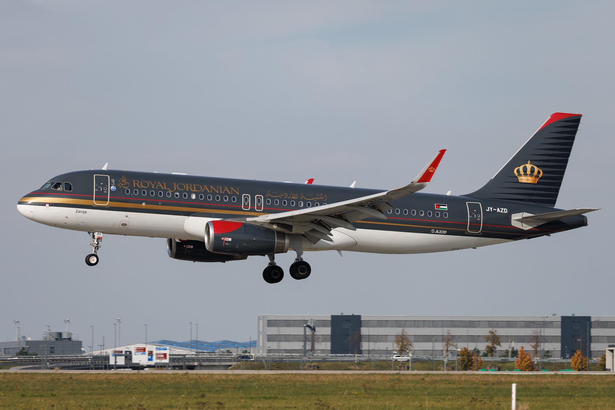 Flughafen Berlin Brandenburg: Royal Jordanian (RJ / RJA) | Airbus A320-232 A320 | JY-AZD | MSN 06474