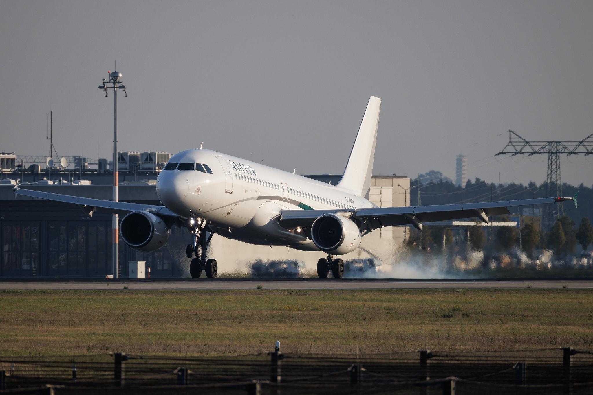 Flughafen Berlin Brandenburg: Amelia (8R / AIA) | Airbus A320-214 A320 | F-HDRF | MSN 02899