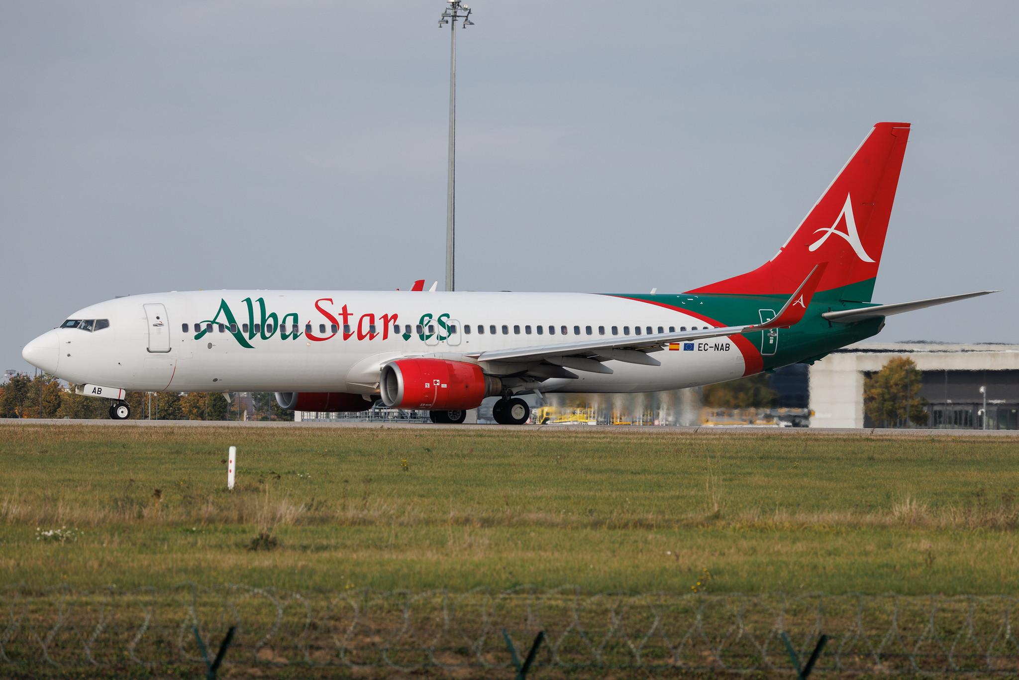 Flughafen Berlin Brandenburg: AlbaStar (AP / LAV) | Boeing 737-81Q B738 | EC-NAB | MSN 29051