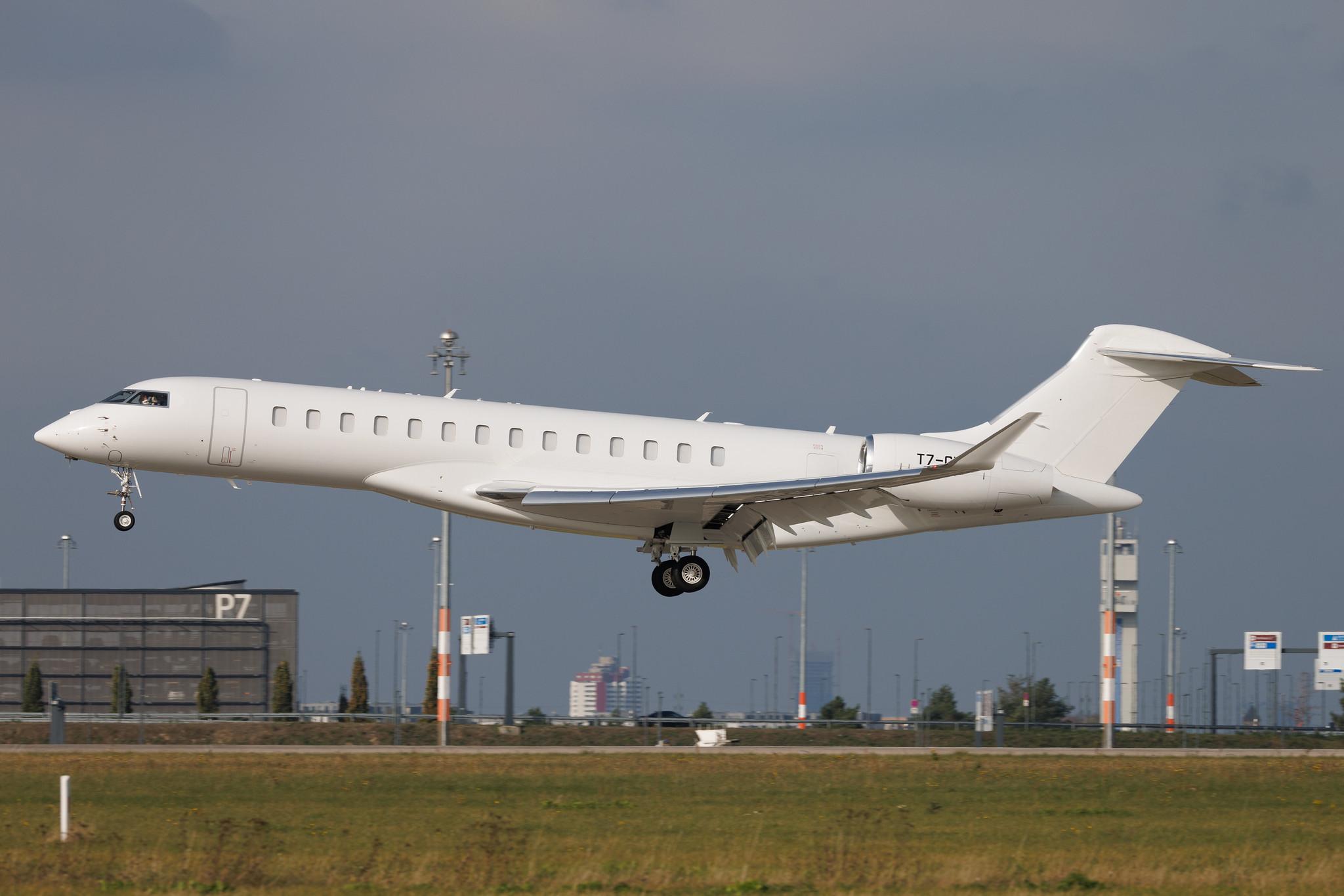 Flughafen Berlin Brandenburg: Private owner | Bombardier Global 7500 GL7T | T7-CHS | MSN 70118