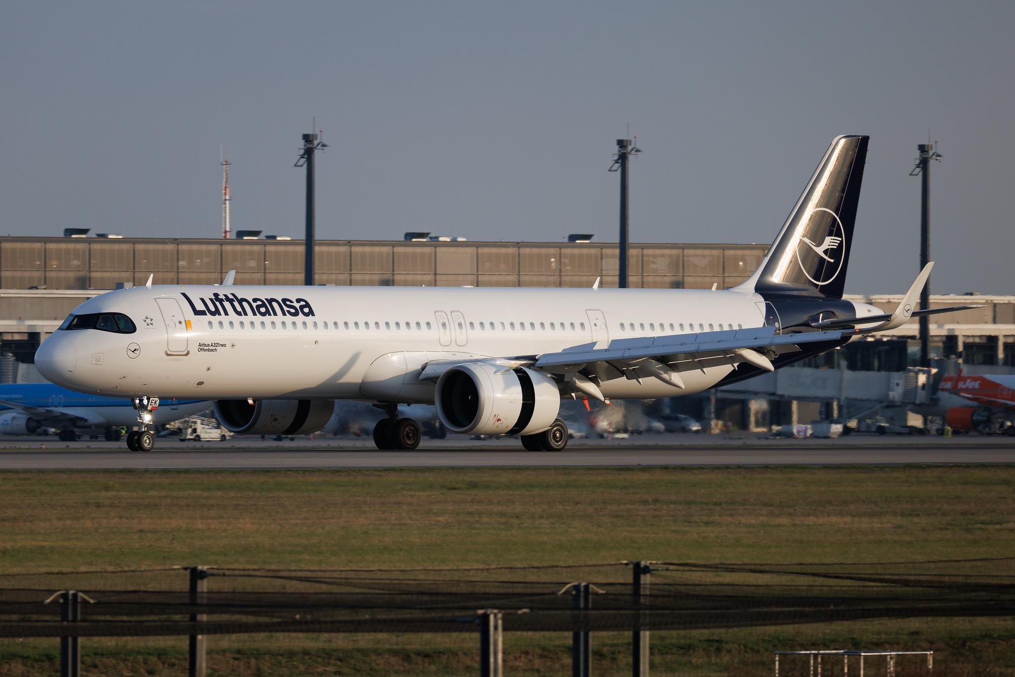 Flughafen Berlin Brandenburg: Lufthansa (LH / DLH) | Airbus A321-271NX A21N | D-AIEK | MSN 10583