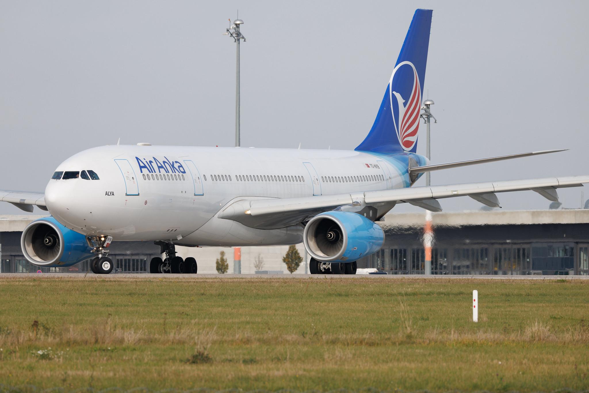 Flughafen Berlin Brandenburg: Air Anka (6K / TAH) | Airbus A330-243 A332 | TC-NYB | MSN 0597