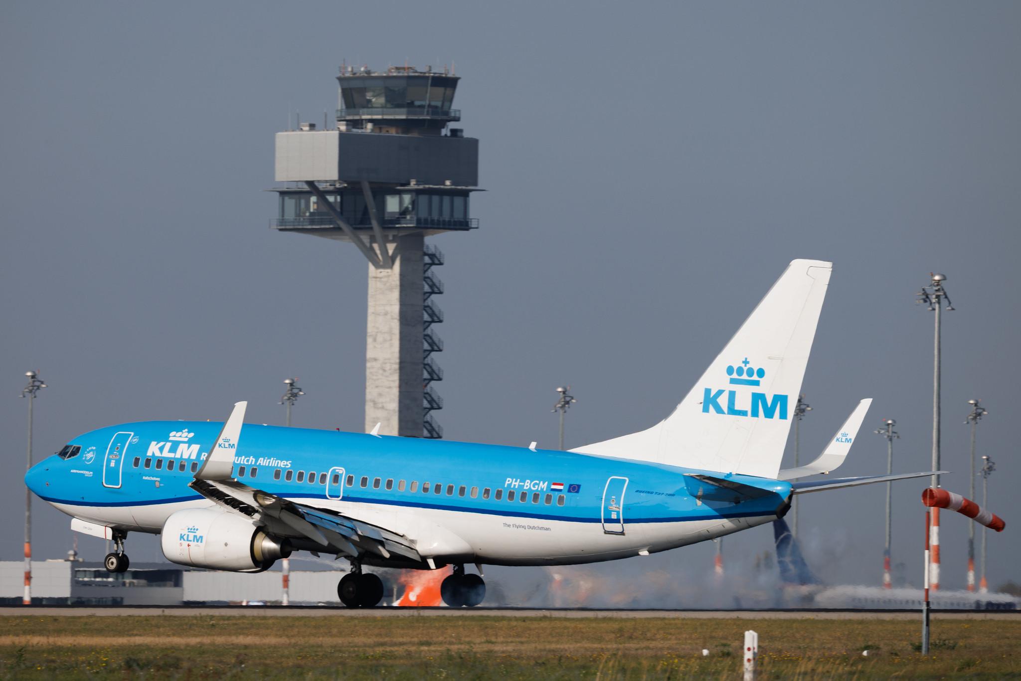Flughafen Berlin Brandenburg: KLM (KL / KLM) | Boeing 737-7K2 B737 | PH-BGM | MSN 39255