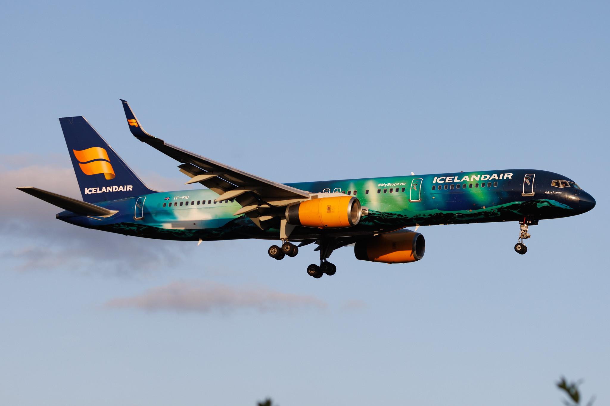 Hamburg Airport: Icelandair (FI / ICE) | Livery: Aurora Borealis Livery | Boeing 757-256 B752 | TF-FIU | MSN 26243