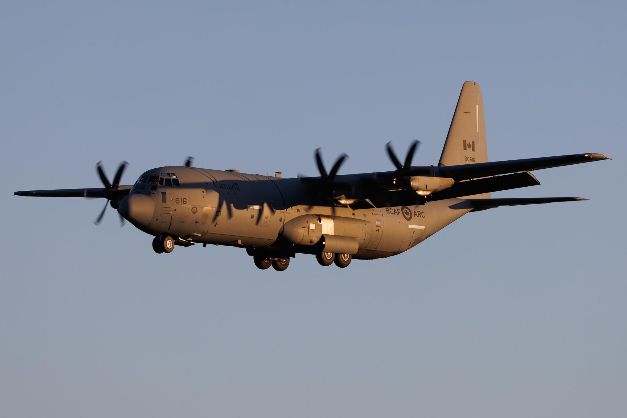 Hamburg Airport: Royal Canadian Air Force (/ CFC) | Lockheed Martin CC-130J Super Hercules (C-130J-30) C130 | 130616 | MSN 382-5689