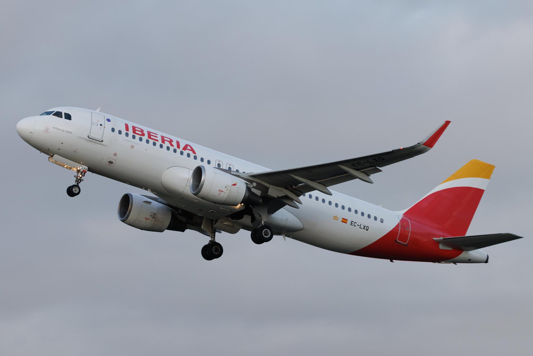 Hamburg Airport: Iberia (IB / IBE) | Airbus A320-216 A320 | EC-LXQ | MSN 5692
