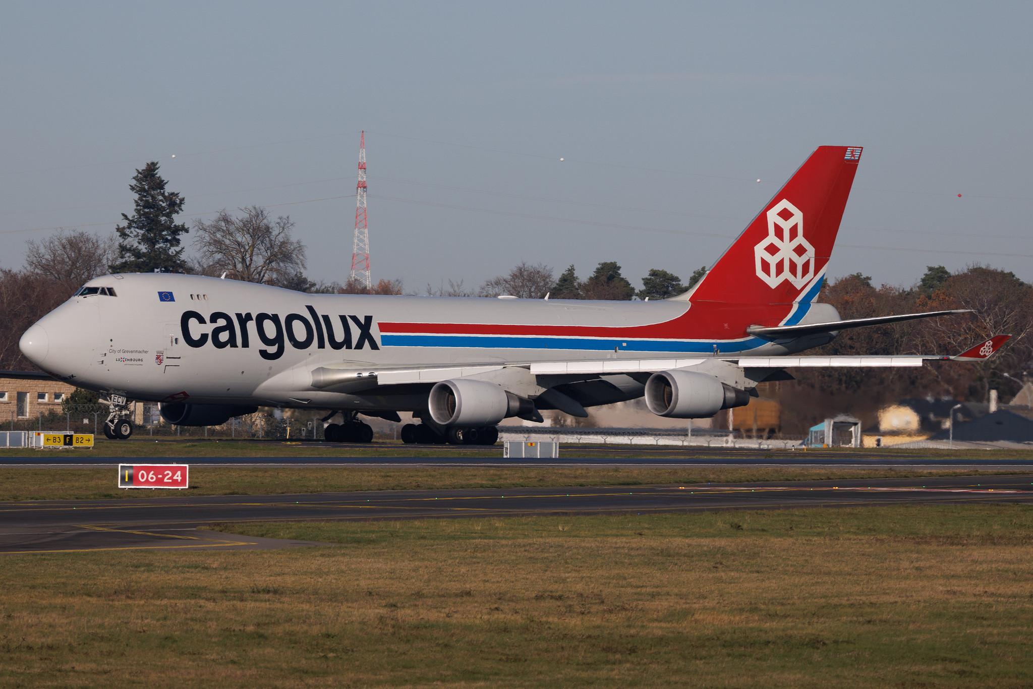 Luxembourg Findel Airport: Cargolux (CV / CLX) | Boeing 747-4HQF(ER) B744 | LX-ECV | MSN 37303