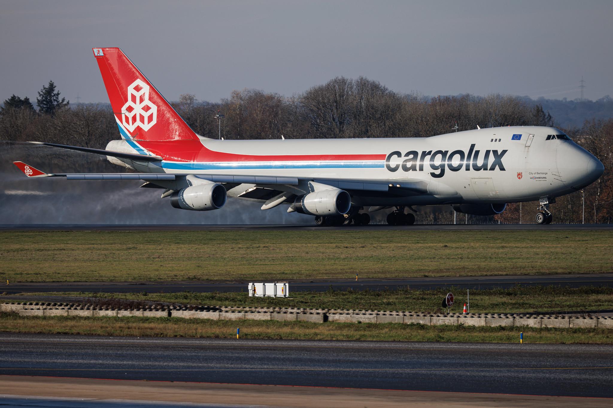 Luxembourg Findel Airport: Cargolux (CV / CLX) | Boeing 747-4R7F B744 | LX-SCV | MSN 29733