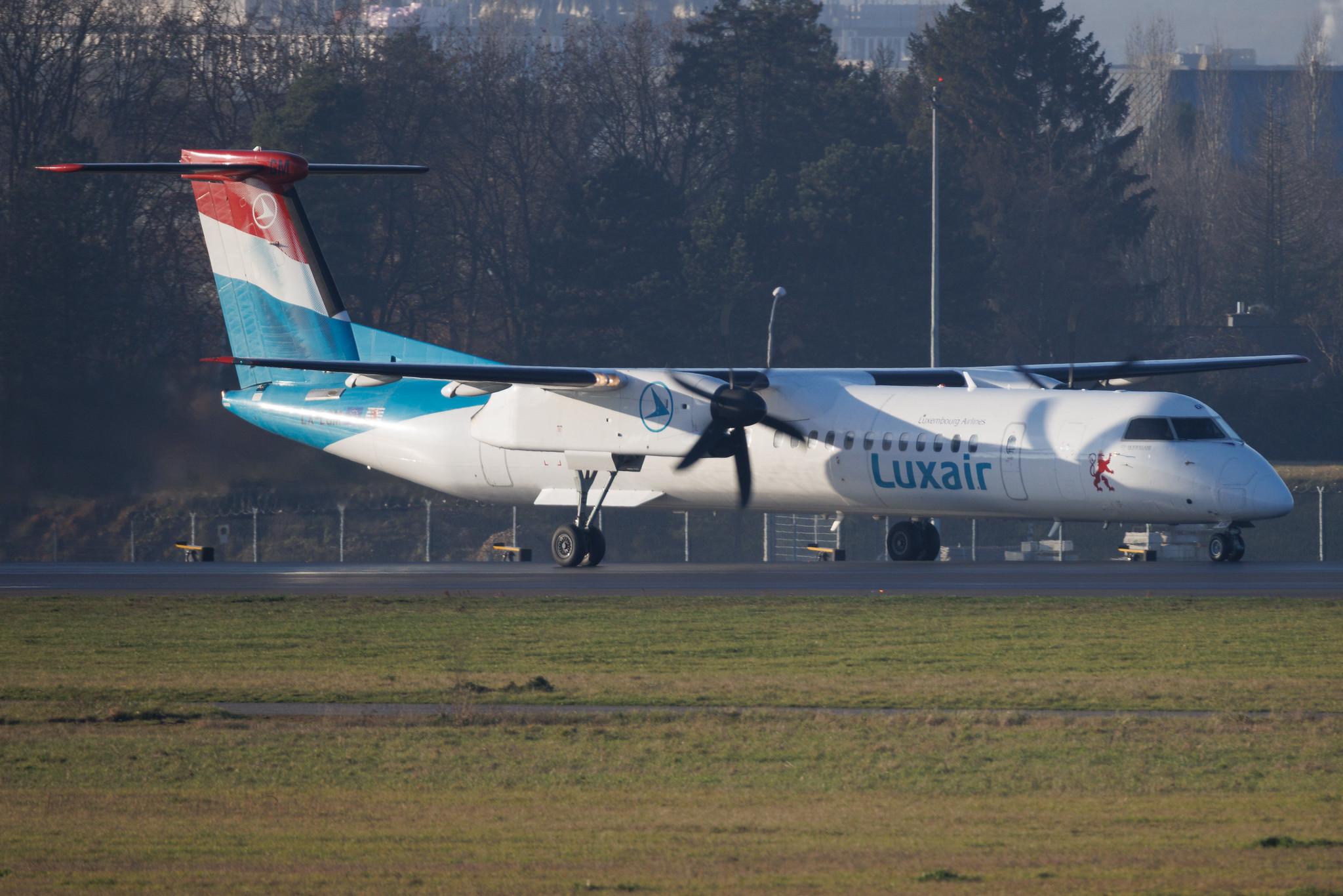 Luxembourg Findel Airport: Luxair (LG / LGL) | De Havilland Canada Dash 8-400 DH8D | LX-LGM | MSN 4425