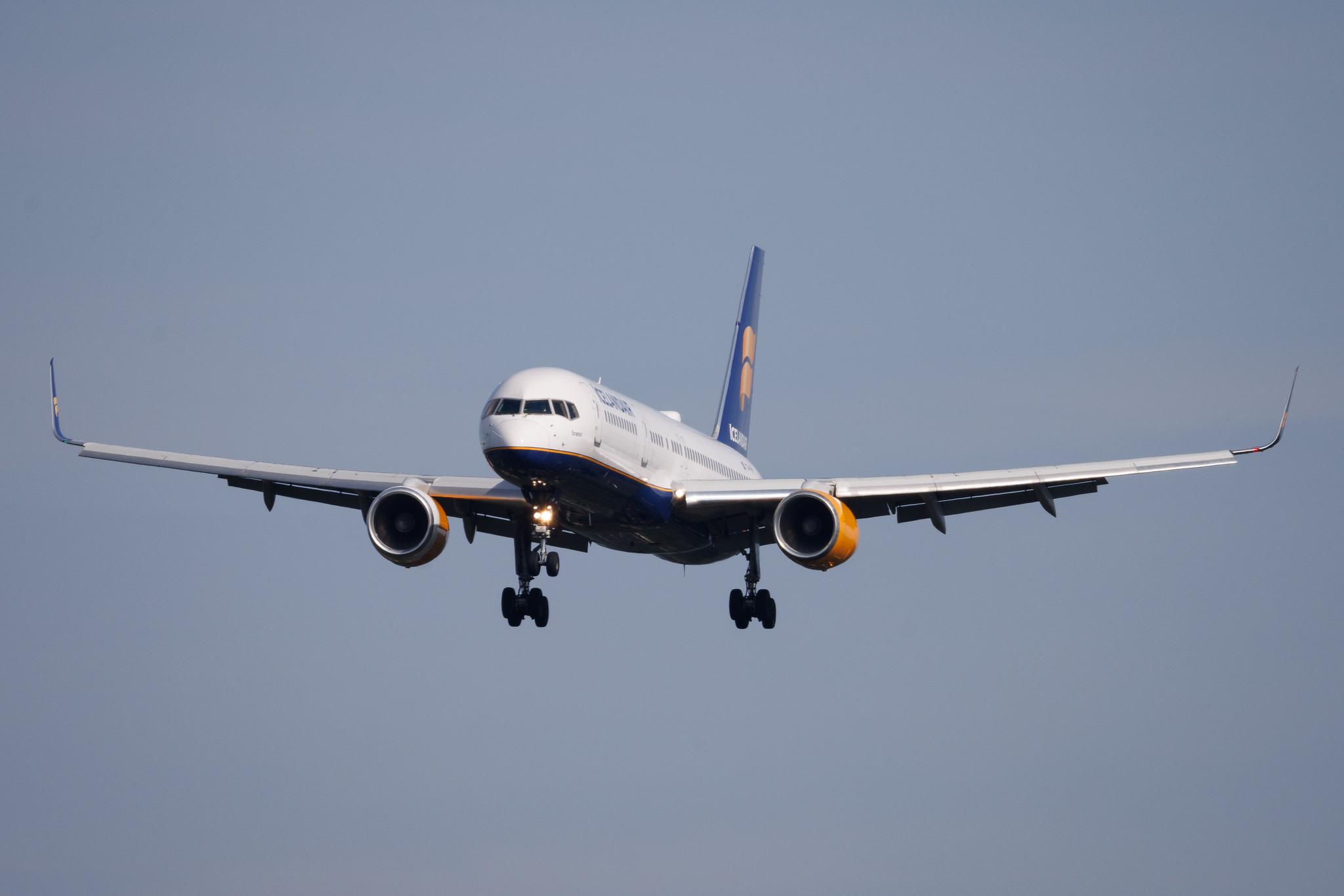 Hamburg Airport: Icelandair (FI / ICE) | Boeing 757-208 B752 | TF-FIP | MSN 30423
