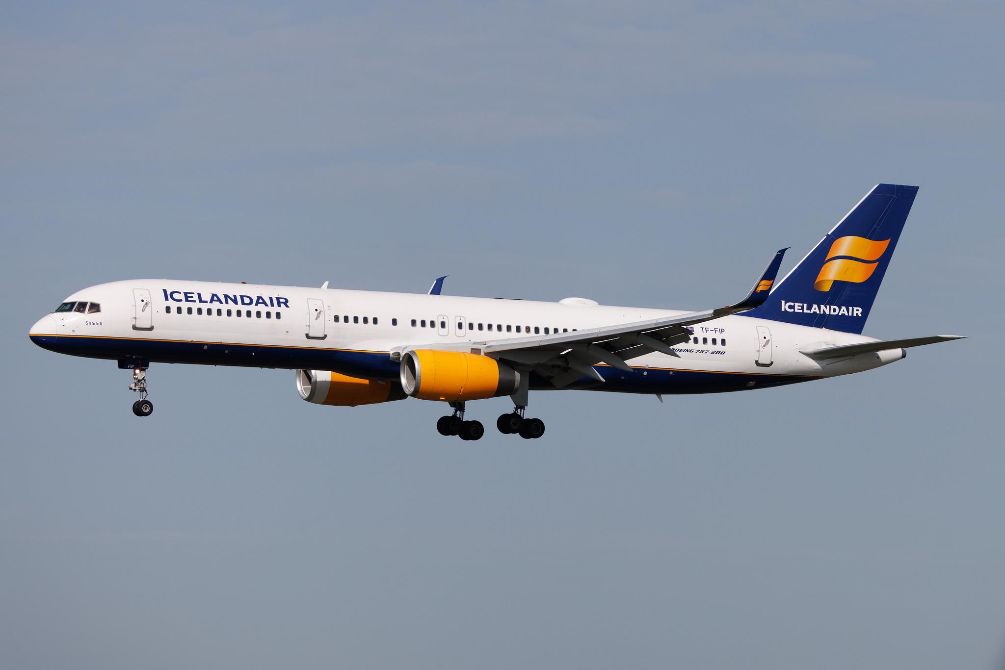 Hamburg Airport: Icelandair (FI / ICE) | Boeing 757-208 B752 | TF-FIP | MSN 30423