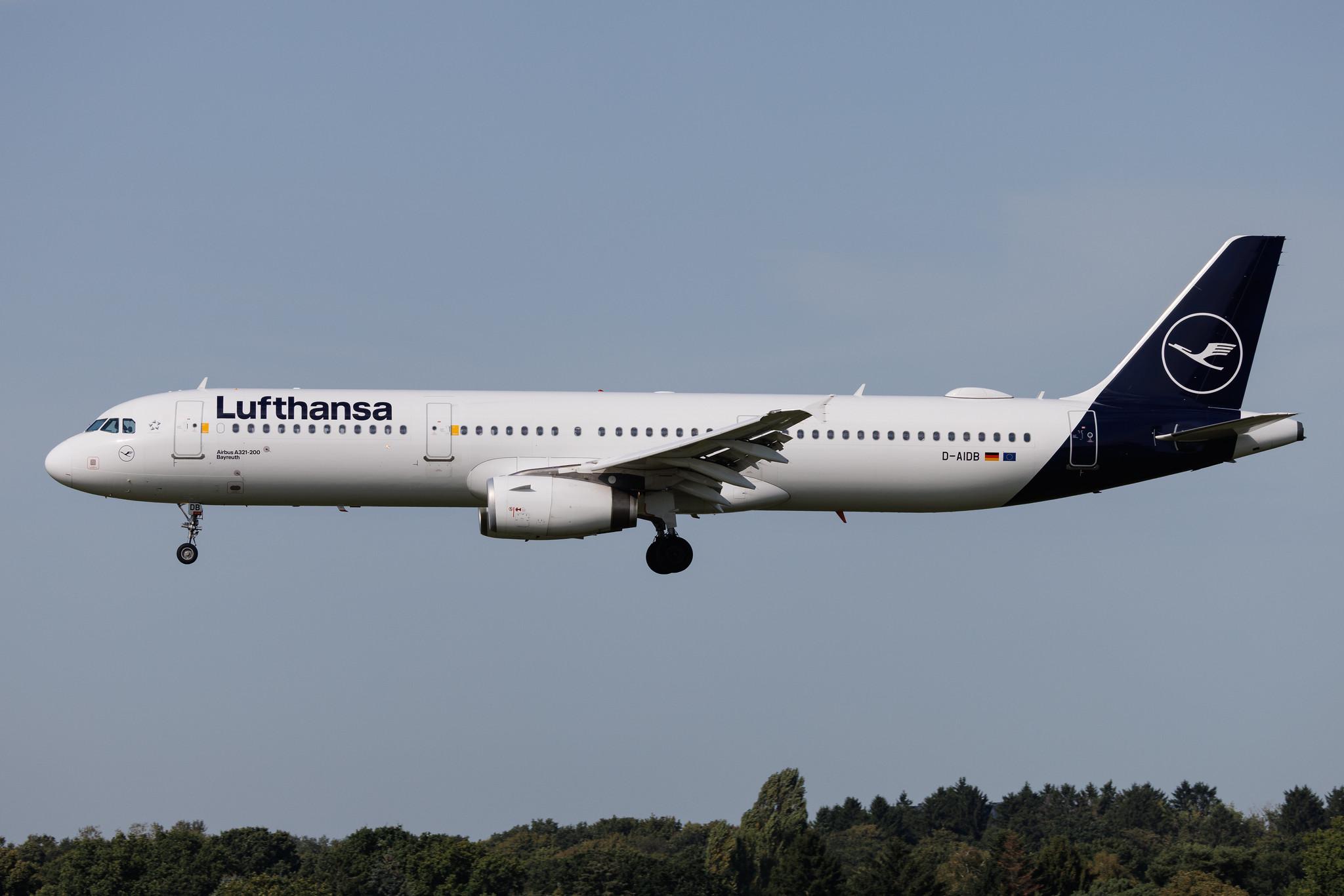 Hamburg Airport: Lufthansa (LH / DLH) | Airbus A321-231 A321 | D-AIDB | MSN 4545