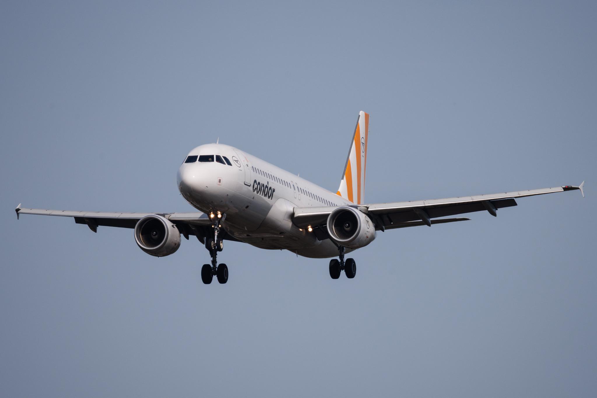 Hamburg Airport: Condor (DE / CFG) | Operator: Heston Airlines | Airbus A320-214 A320 | LY-NRU | MSN 03596