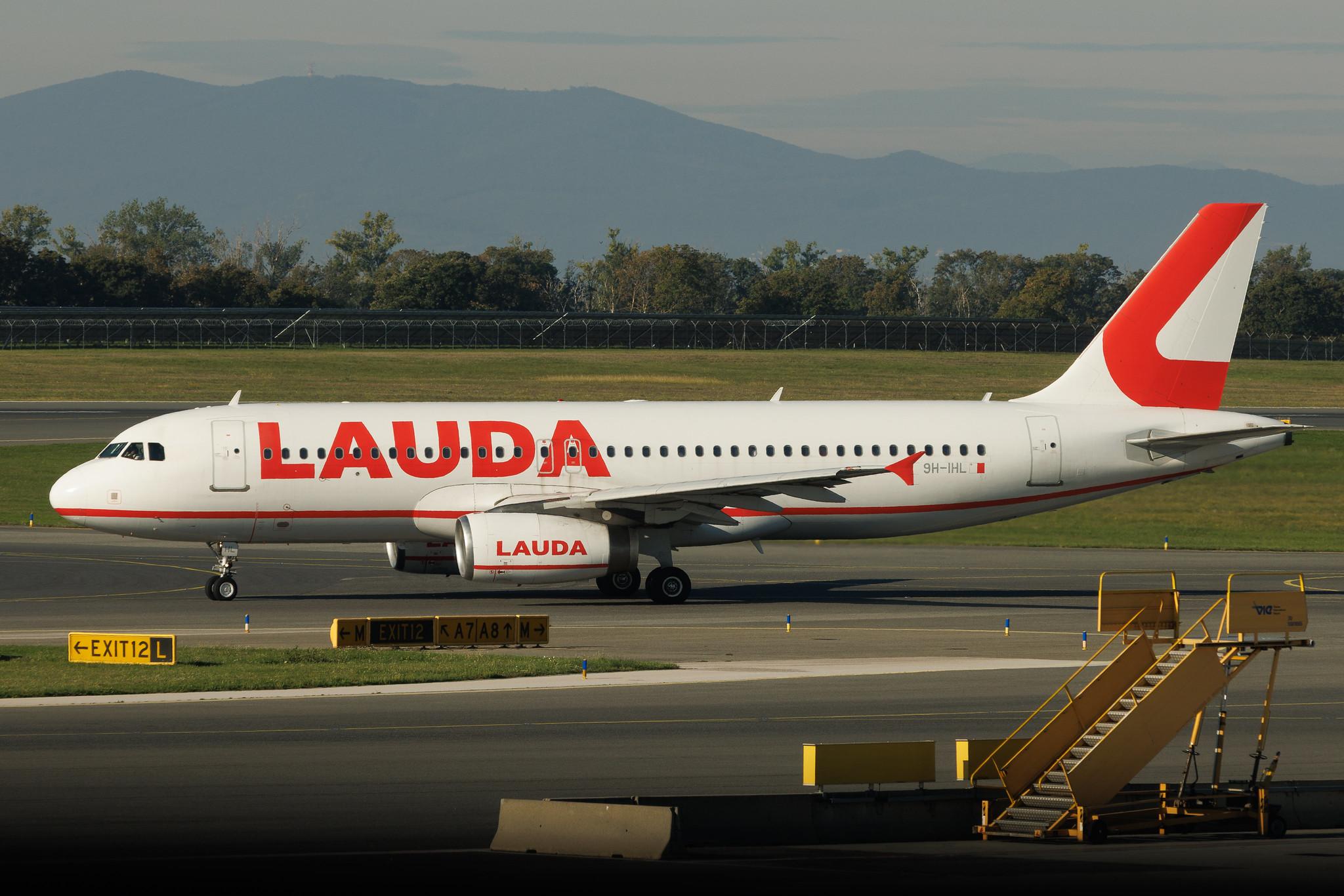 Vienna International Airport: Lauda Europe (LW / LDA) | Airbus A320-232 A320 | 9H-IHL | MSN 03105