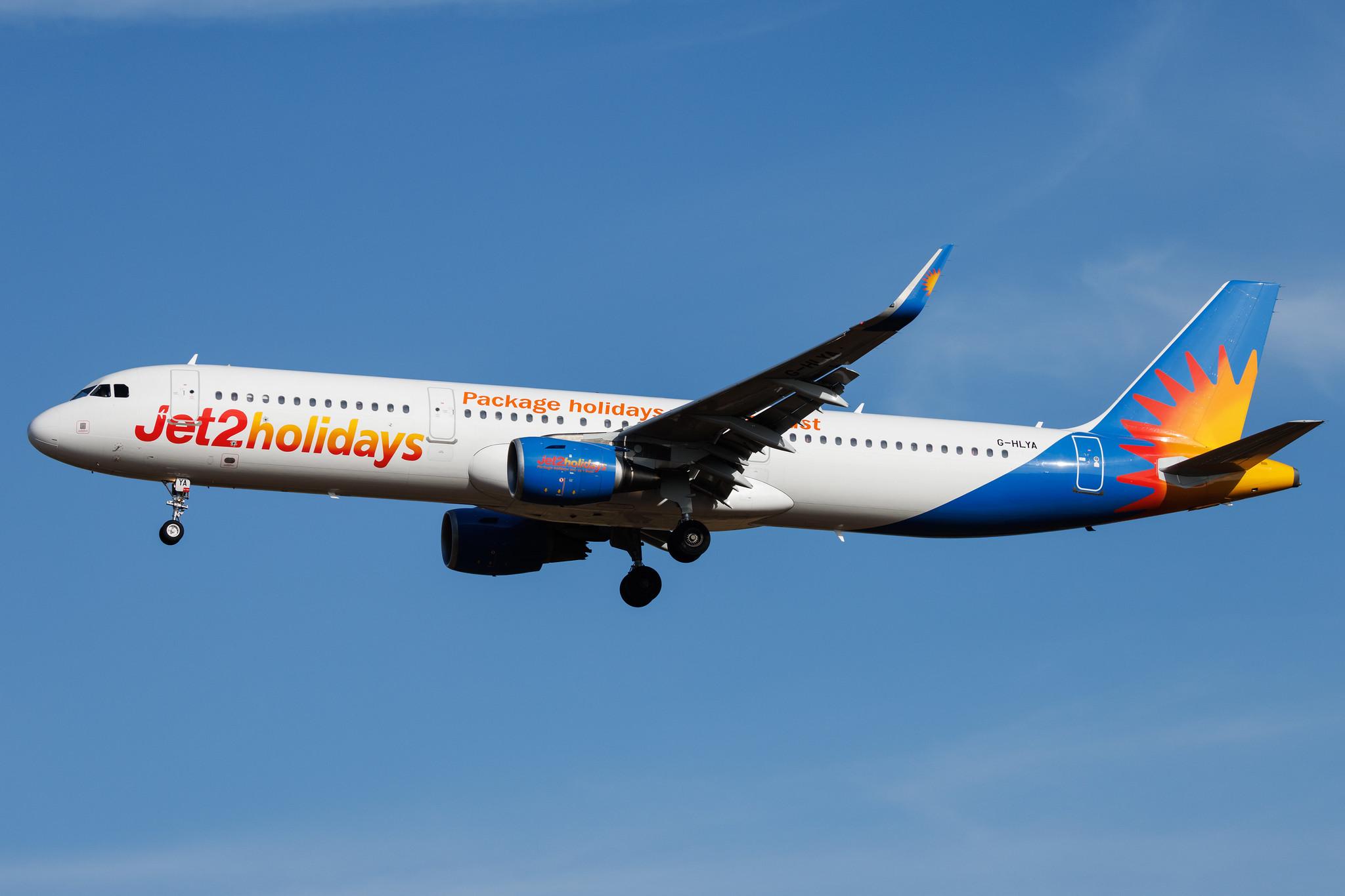 Palma de Mallorca Airport: Jet2 (LS / EXS) |  Airbus A321-211 A321 | G-HLYA | MSN 06038