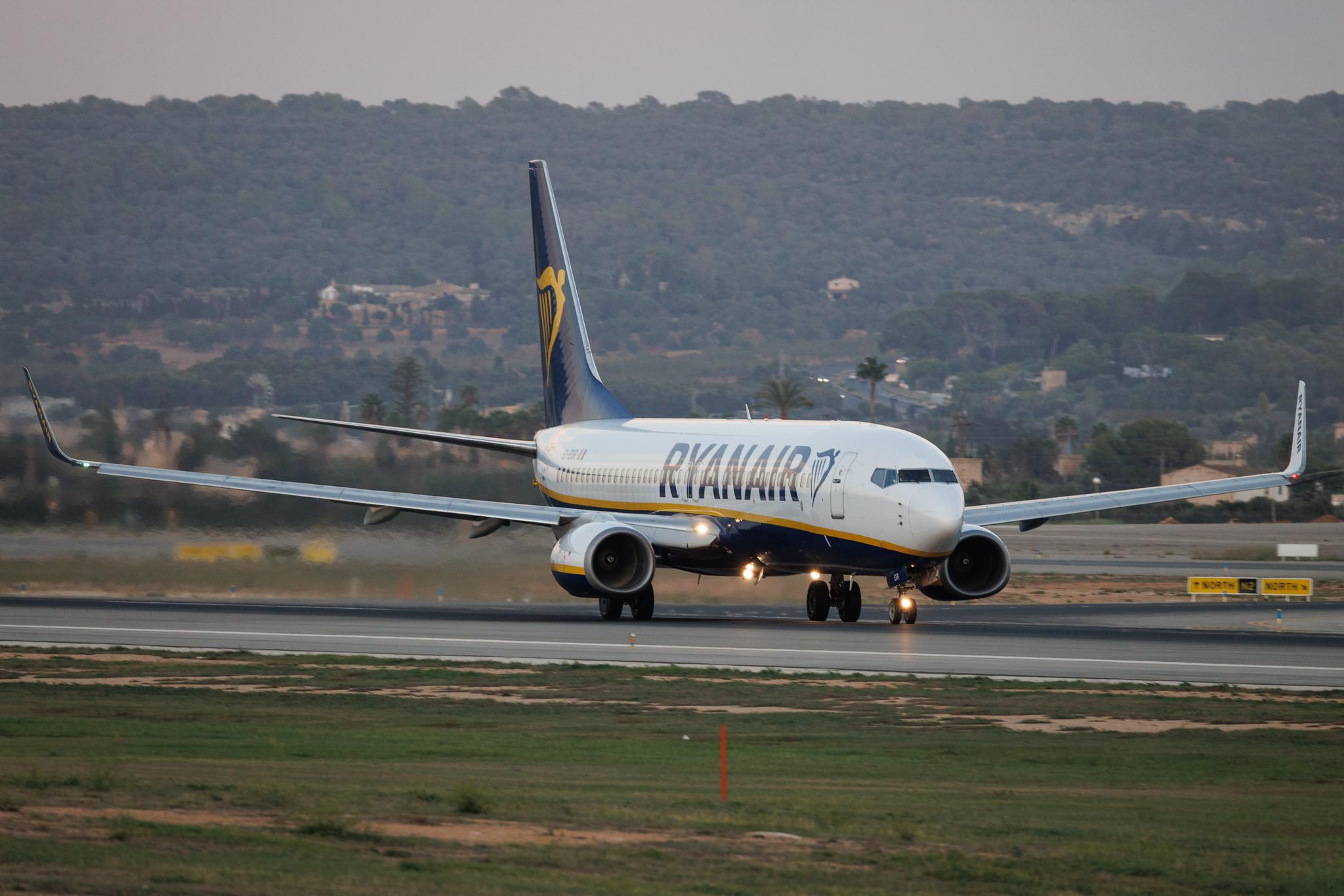 Palma de Mallorca Airport: Ryanair (FR / RYR) | Boeing 737-8AS B738 | EI-EKR | MSN 38503